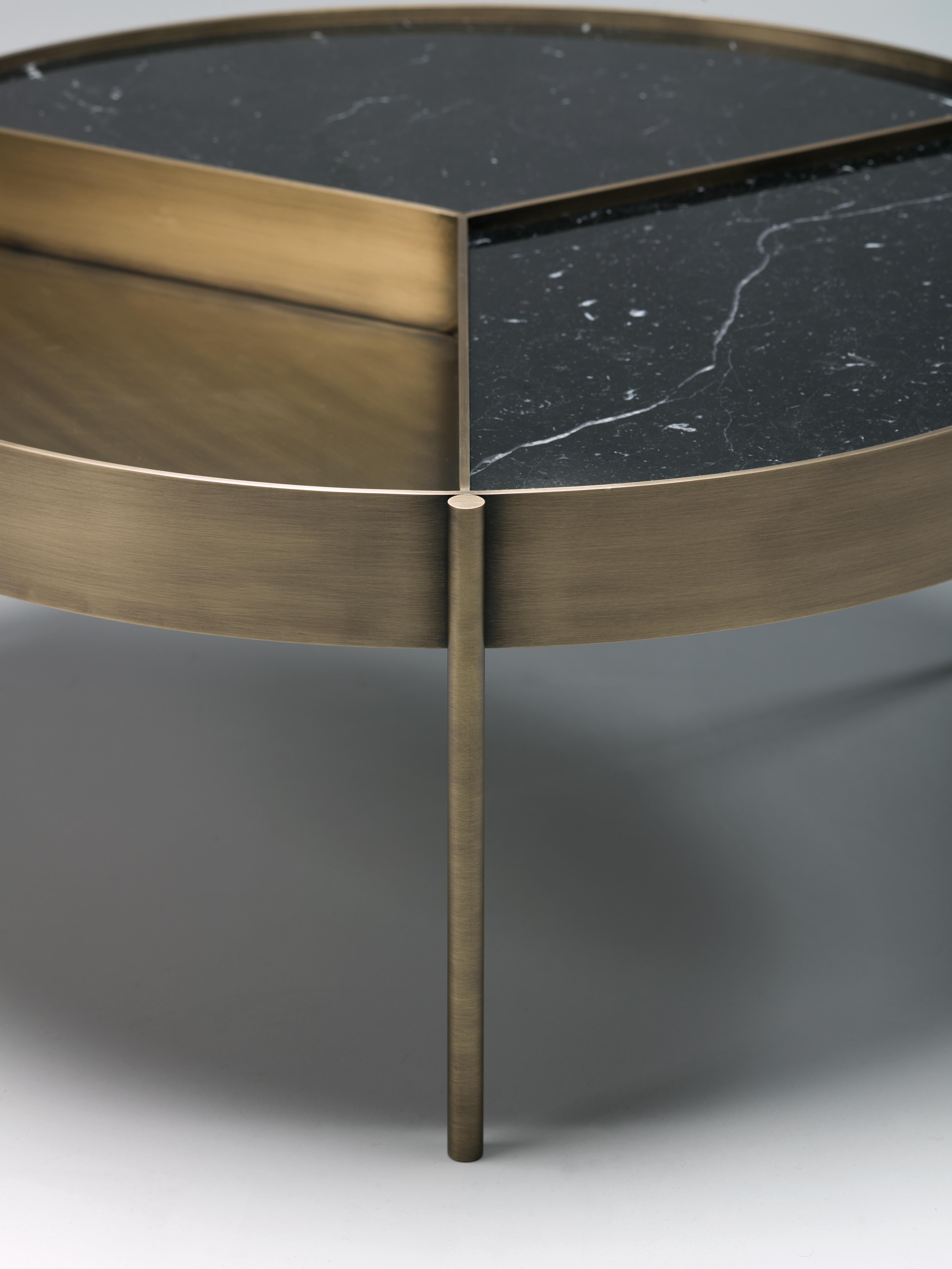 Portugais 21st Century Ray Coffee Table, Bronze Structure and Nero Marquina, by Duistt en vente