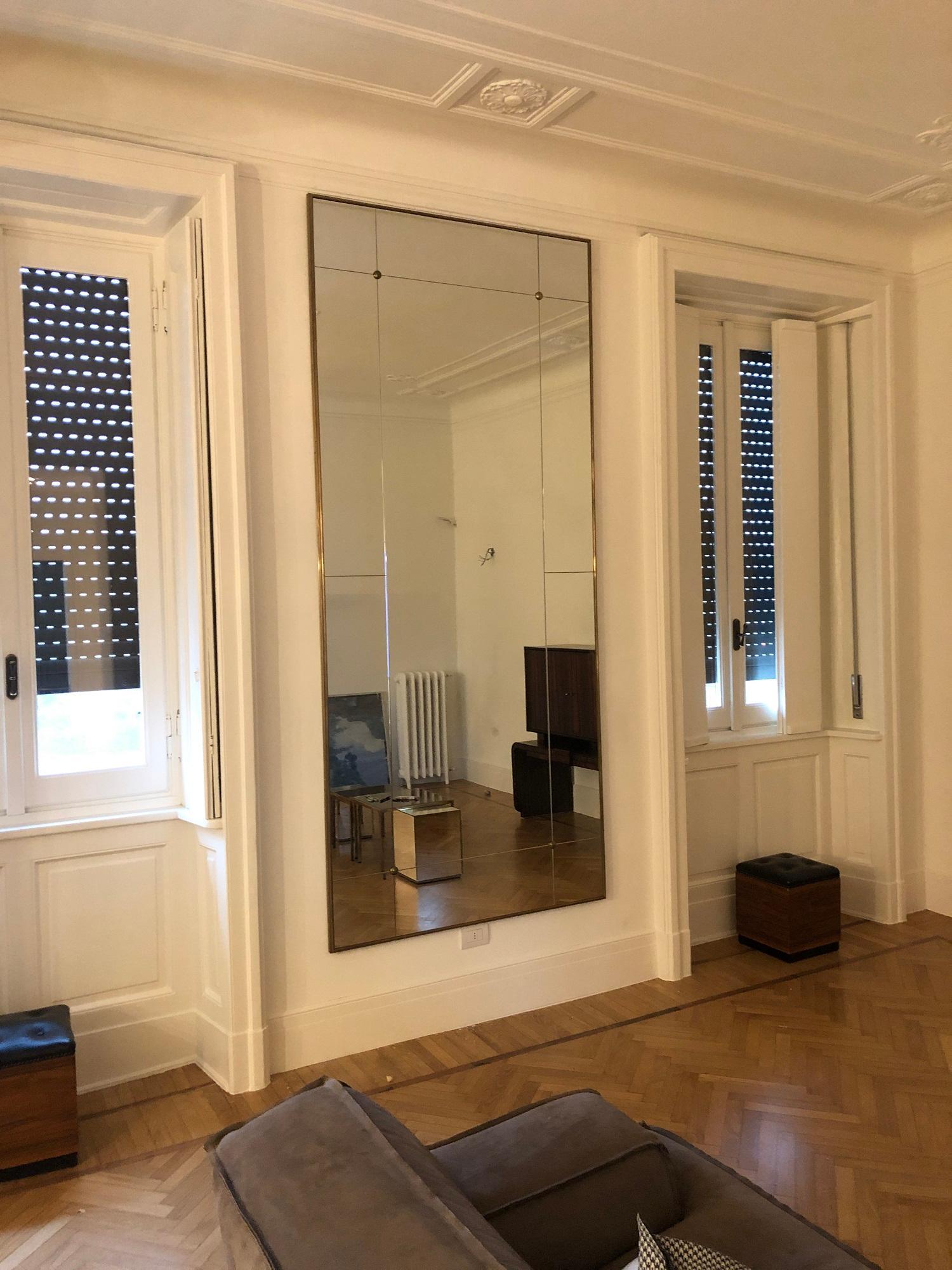 Espejo Clásico Rectangular de Latón con Paneles Estilo Art Deco Siglo XXI 120 x 220cm en venta 2