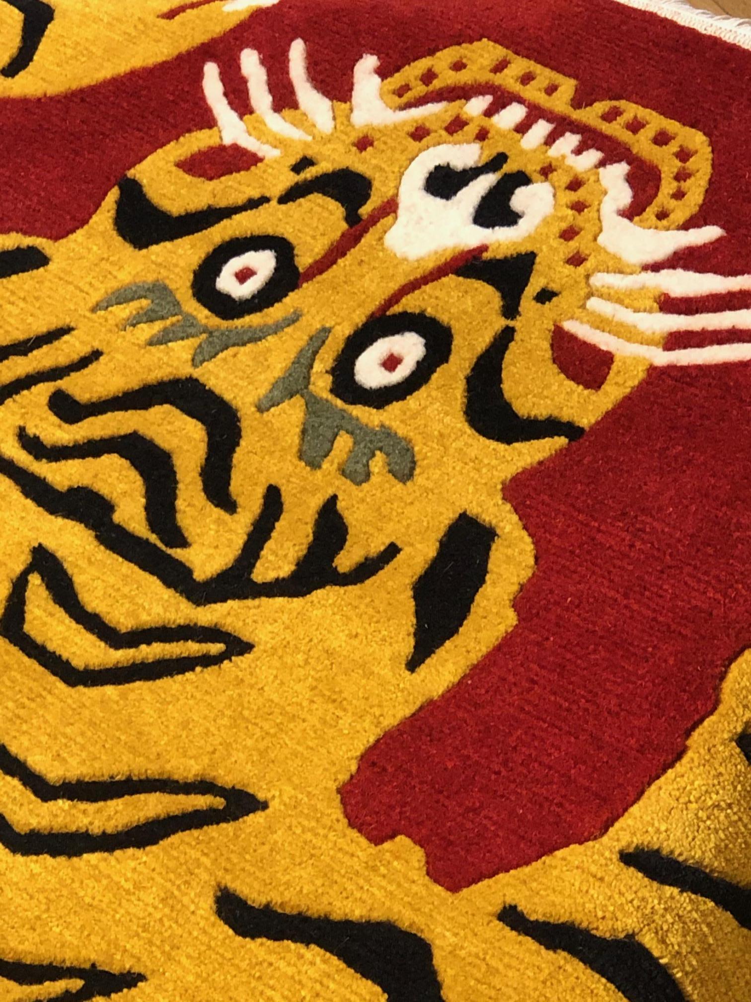 21st Century Red and Yellow Tiger Tibetan Rug Prayer, 2019 im Zustand „Neu“ in Firenze, IT