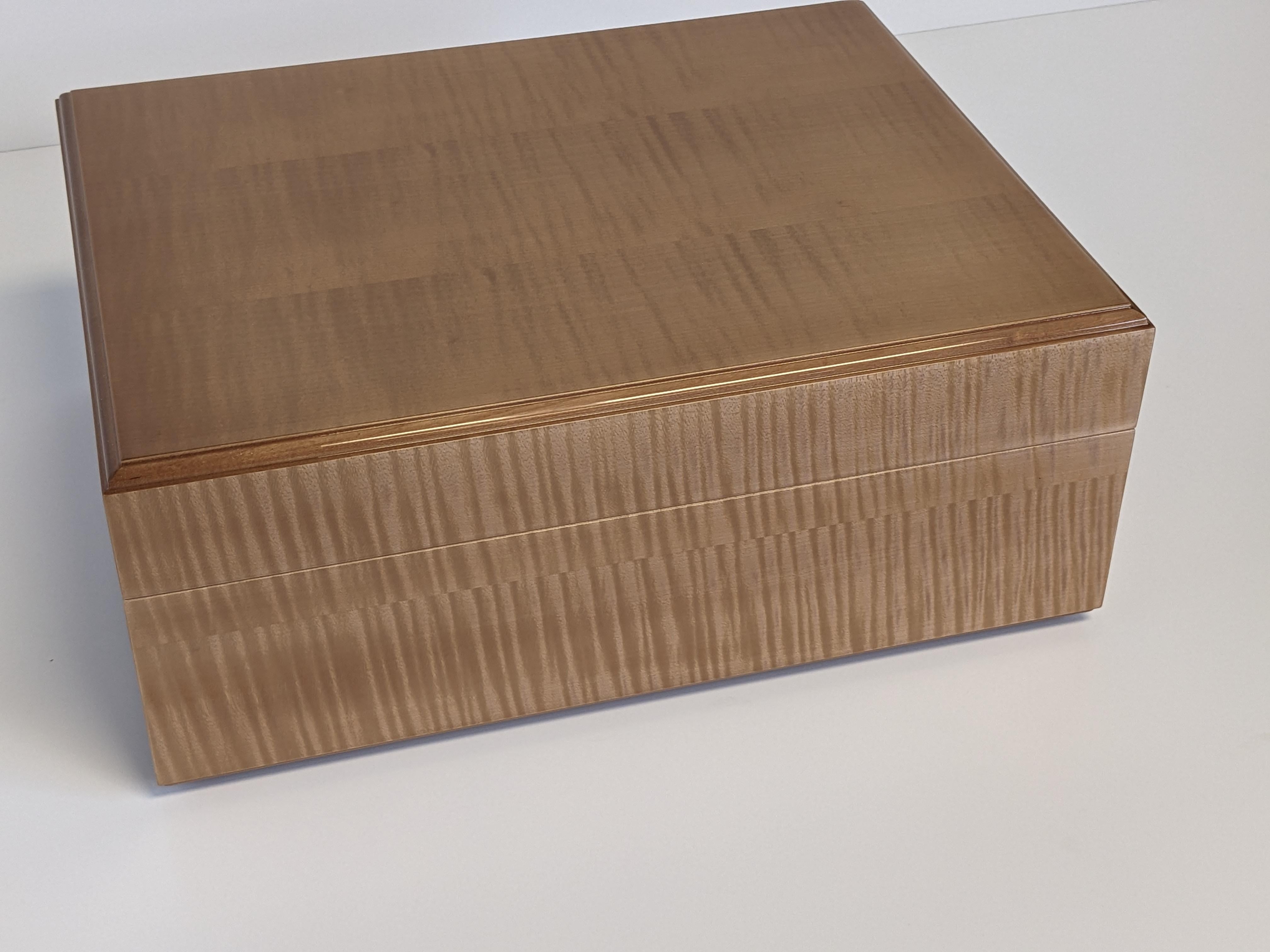 21st Century Ripple sycamore humidor For Sale 4