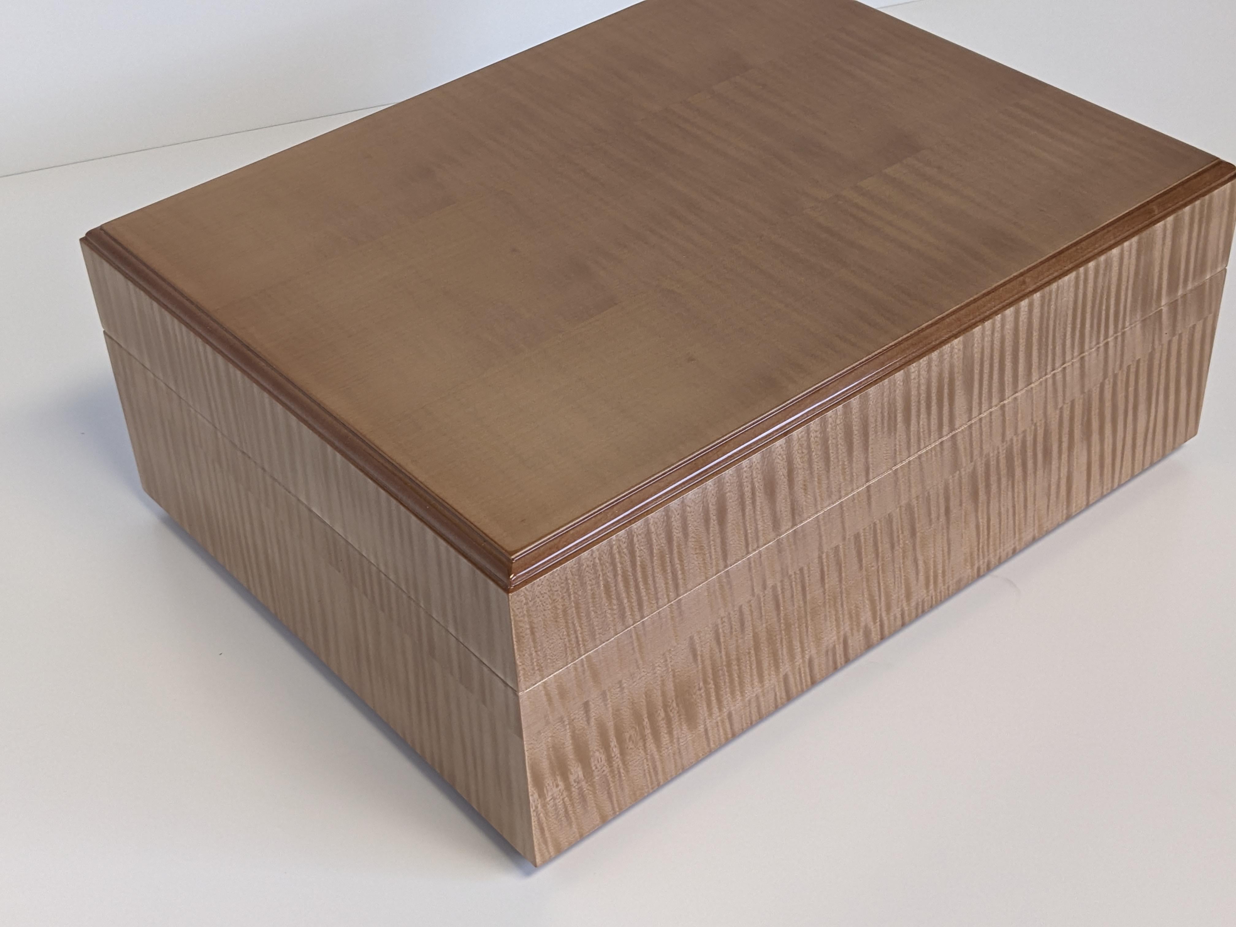 21st Century Ripple sycamore humidor For Sale 6