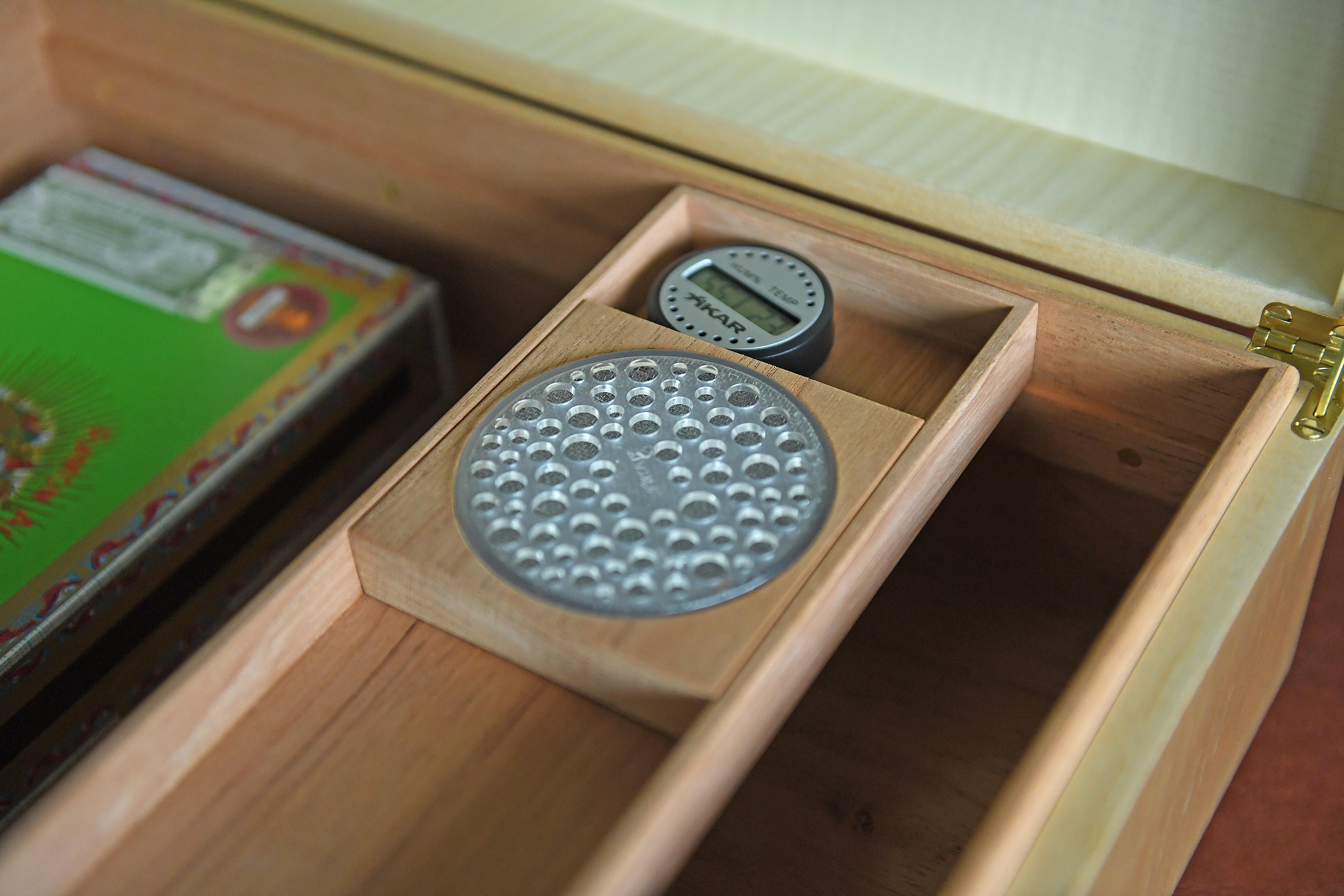 Polished 21st Century Ripple sycamore humidor For Sale