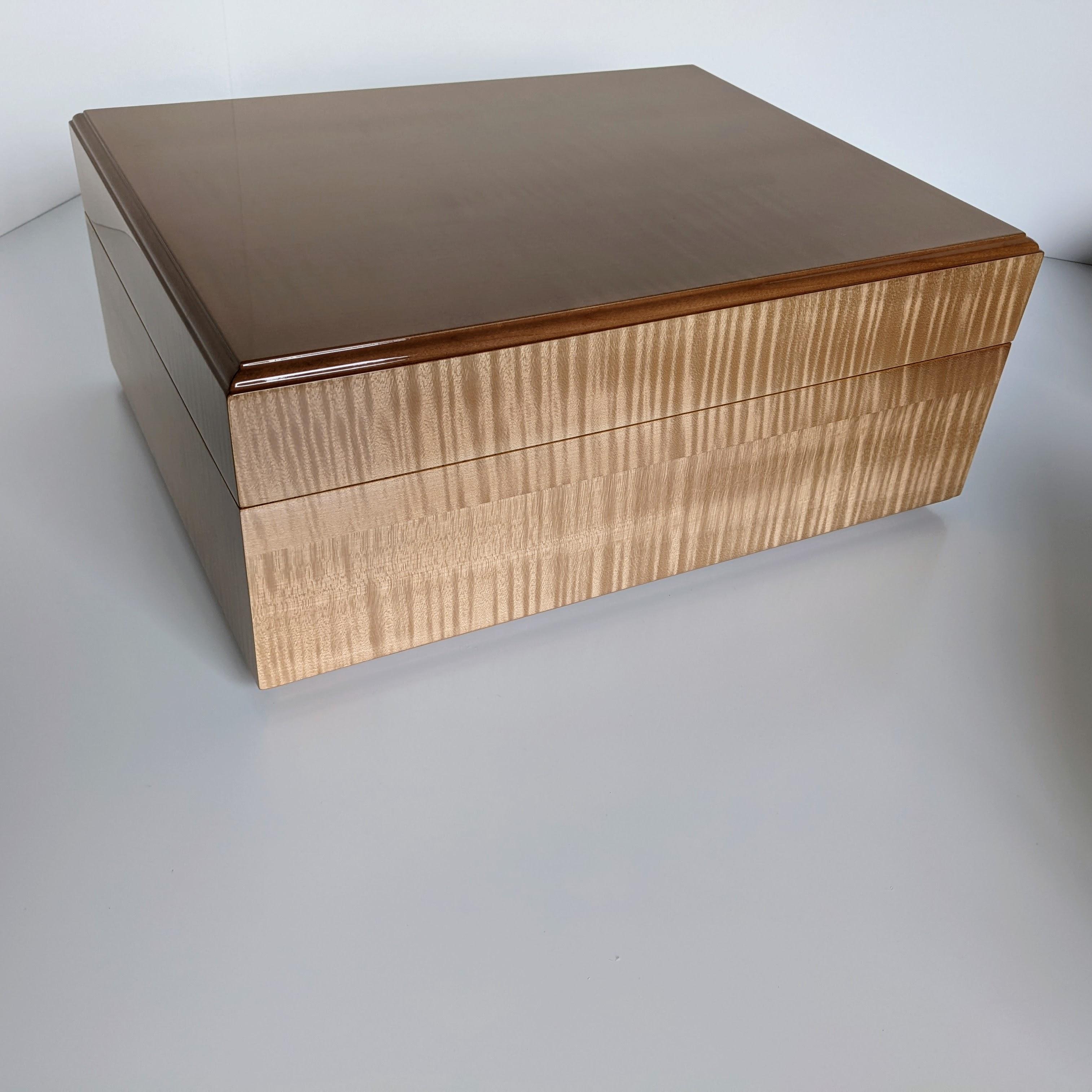 21st Century Ripple sycamore humidor For Sale 2