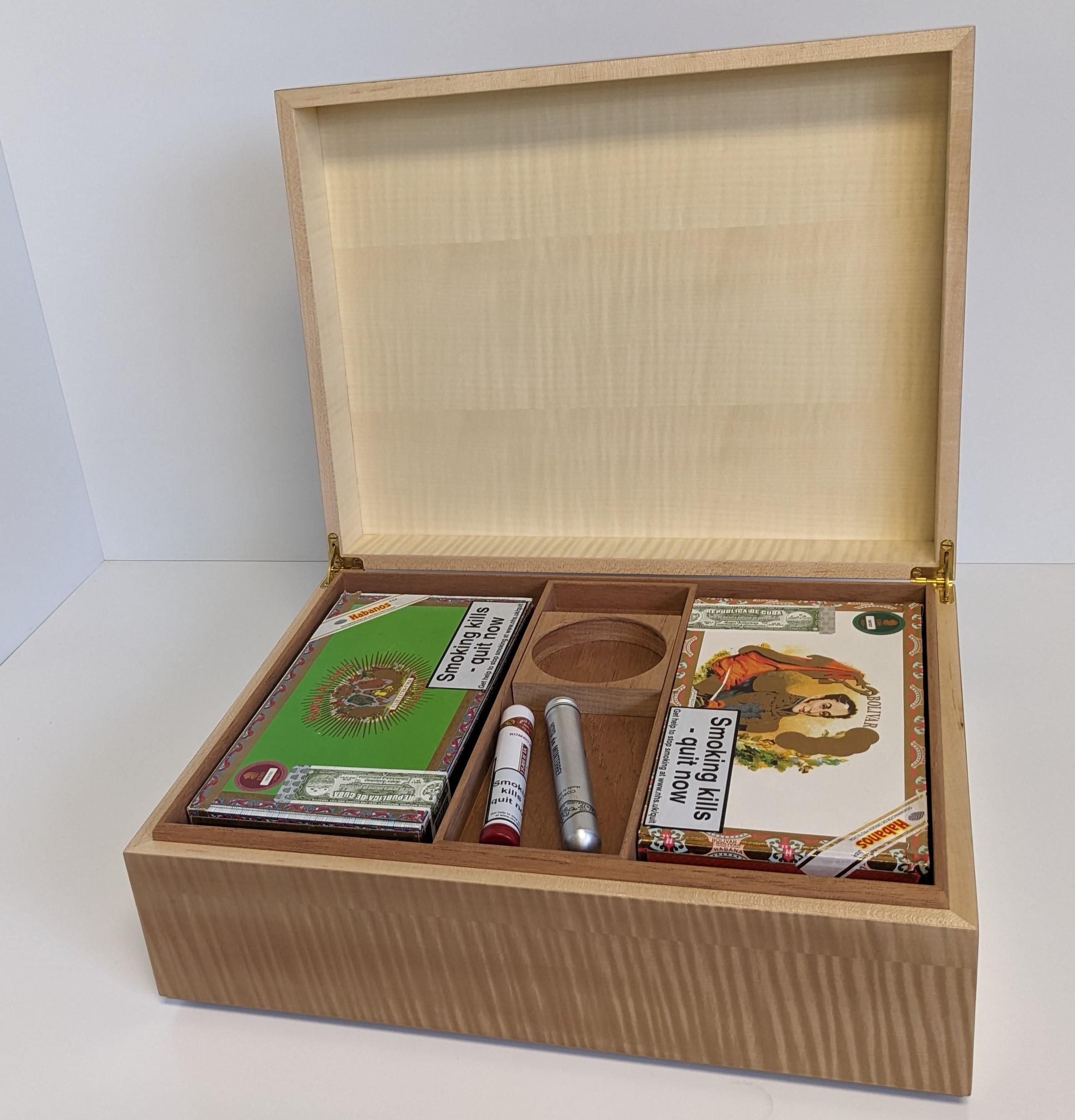 21st Century Ripple sycamore humidor For Sale 3