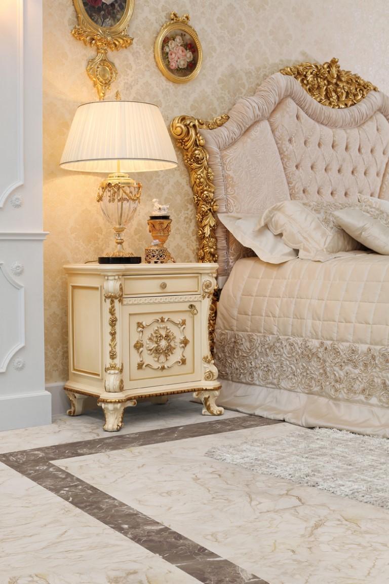 Italian 21st Century Rococo 5-Drawers Chest in Ivory Finish by Modenese Gastone Interior For Sale