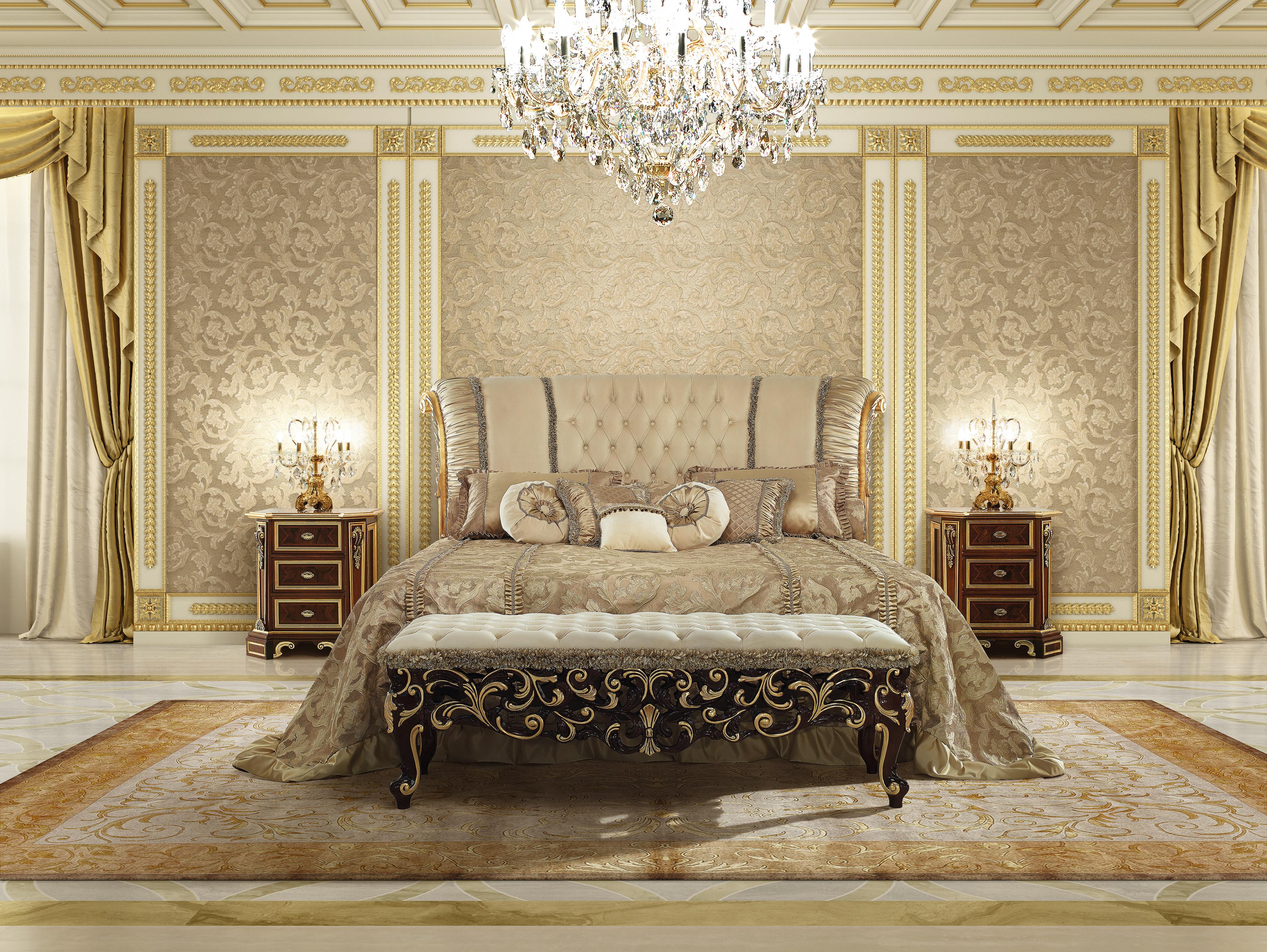 A unique complement to one of Modenese Interiors exclusively luxury bed designs, this bed bench conveys an absolute sense of timeless relax. Softly and elegantly upholstered with a precious ivory leather, enhanced with a tufted profile. The