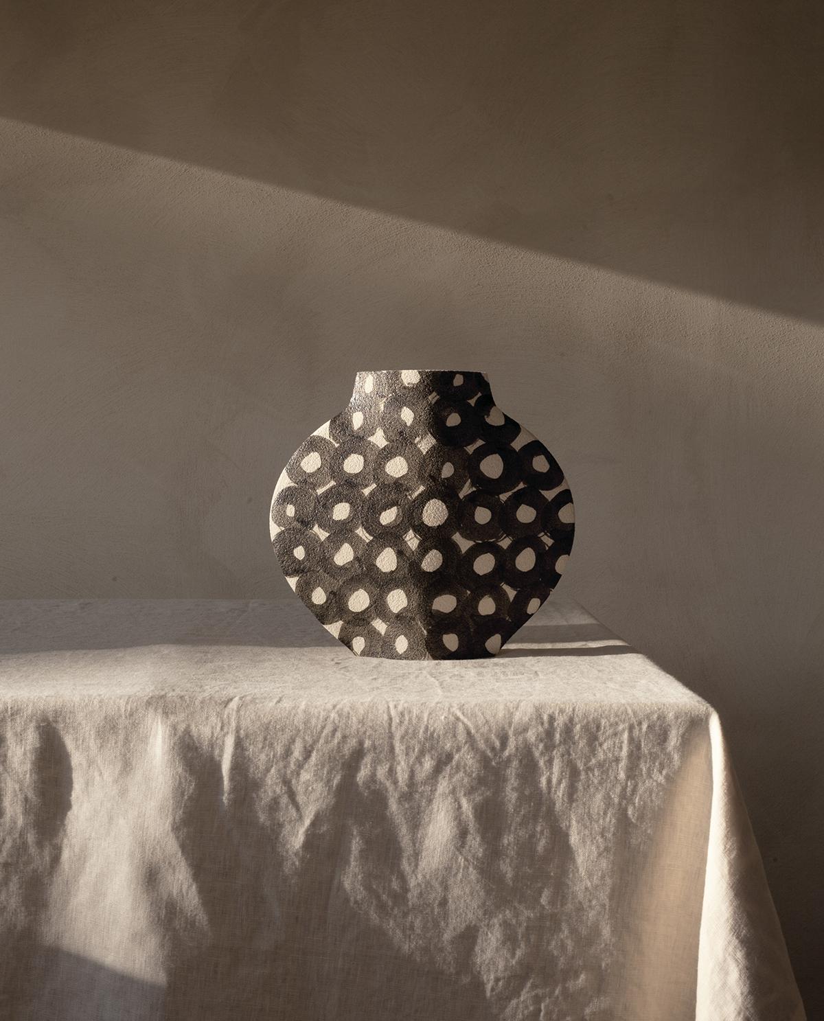 21st Century 'Rounds Pattern' Vase in White Ceramic, Hand-Crafted in France In New Condition For Sale In Marchaux-Chaudefontaine, FR
