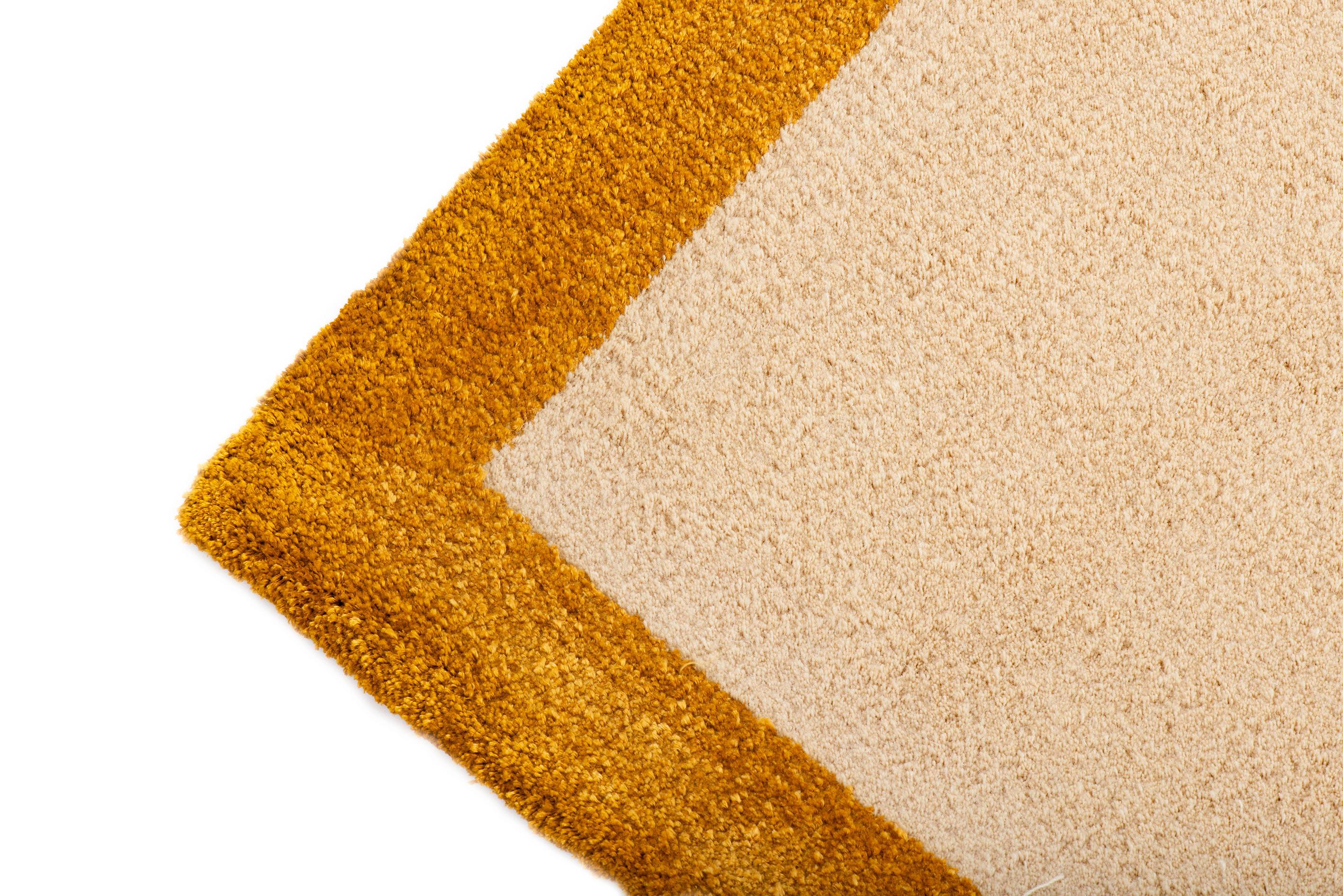 21st Century Rug, Weightlessness I Yellow In New Condition For Sale In Carouge, GE