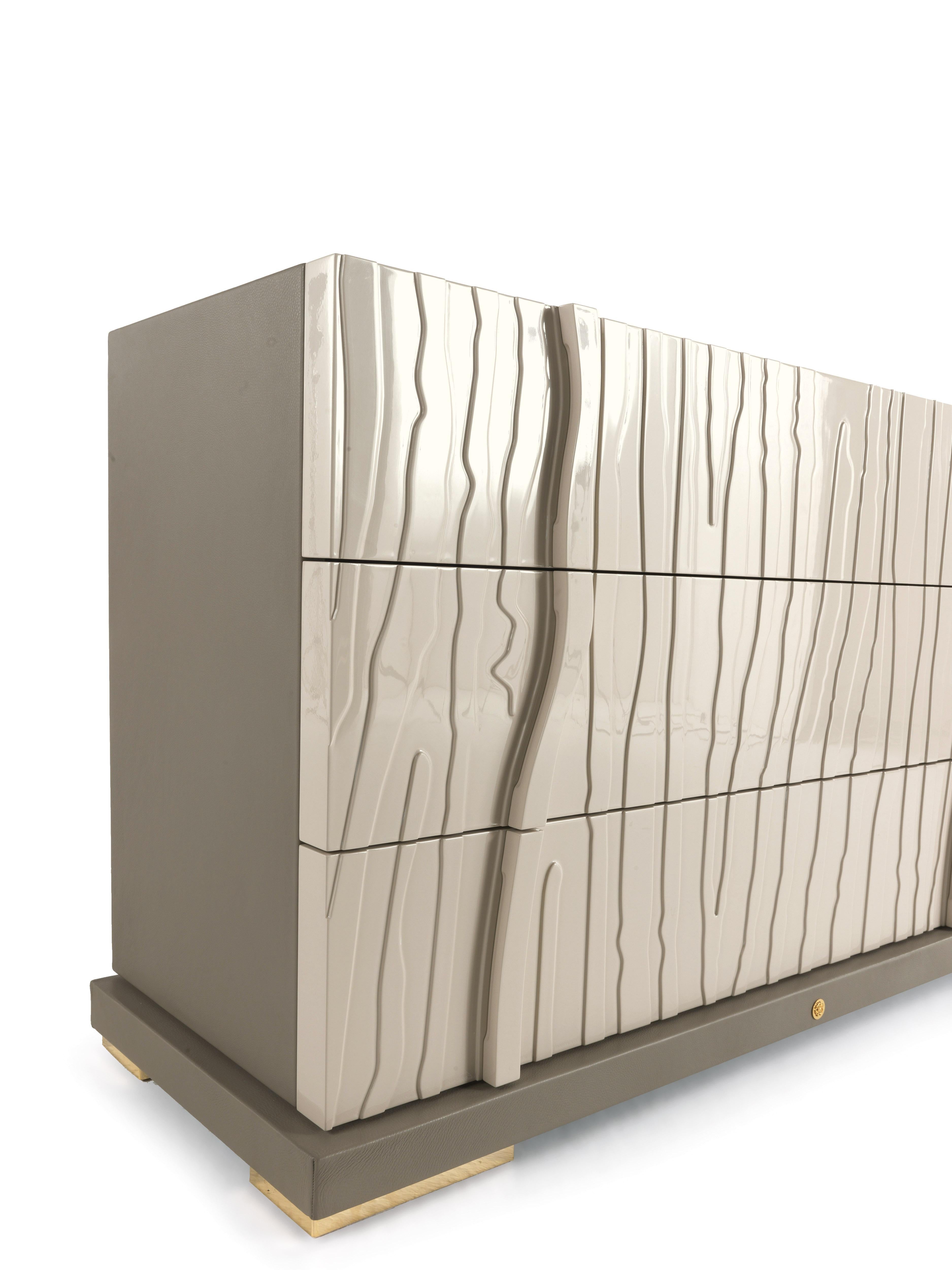 Modern 21st Century Sahara.6 Chest of Drawers by Roberto Cavalli Home Interiors For Sale