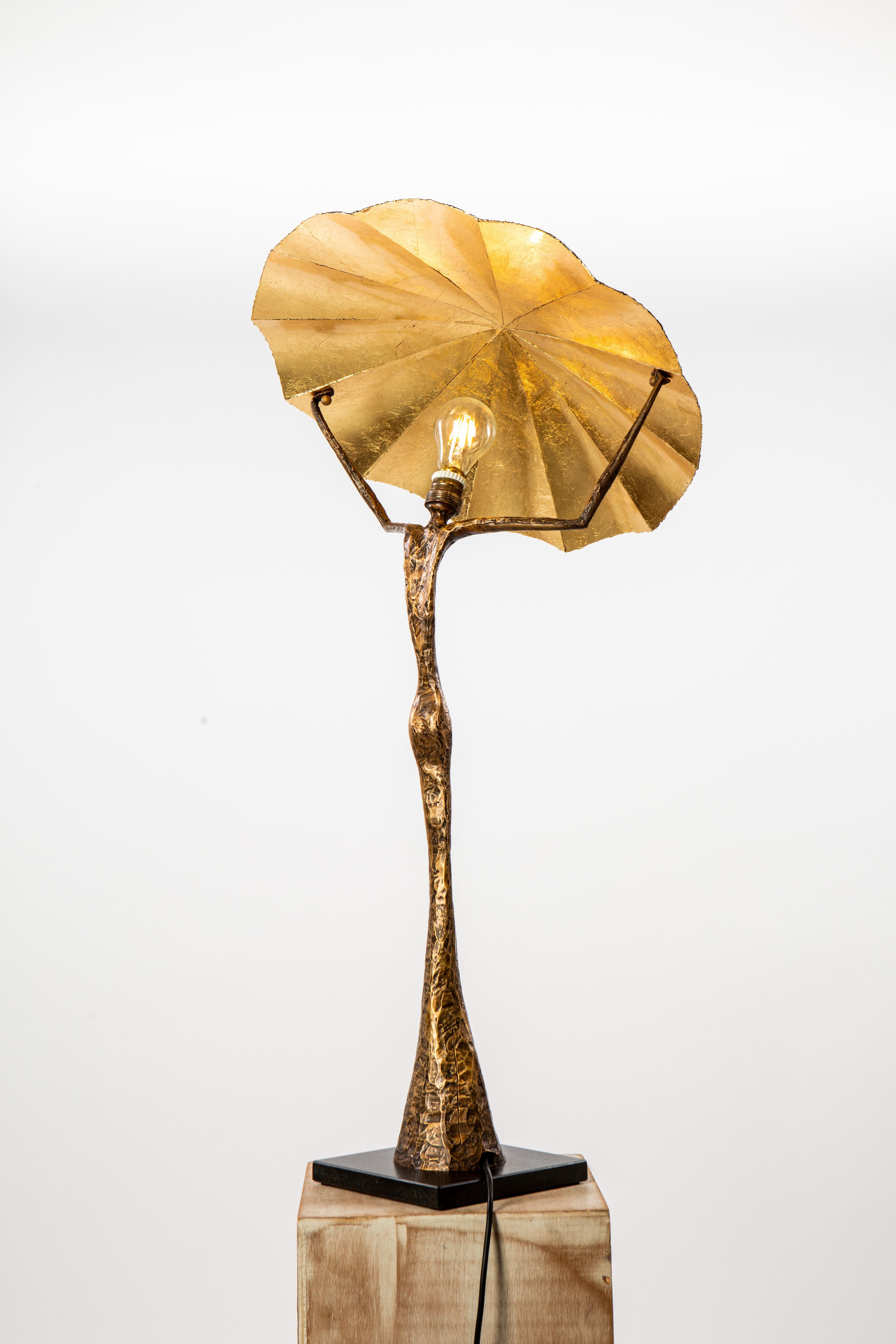 Patiné Lampe de table sculpturale du 21e siècle V.I.I. par Fantôme en vente