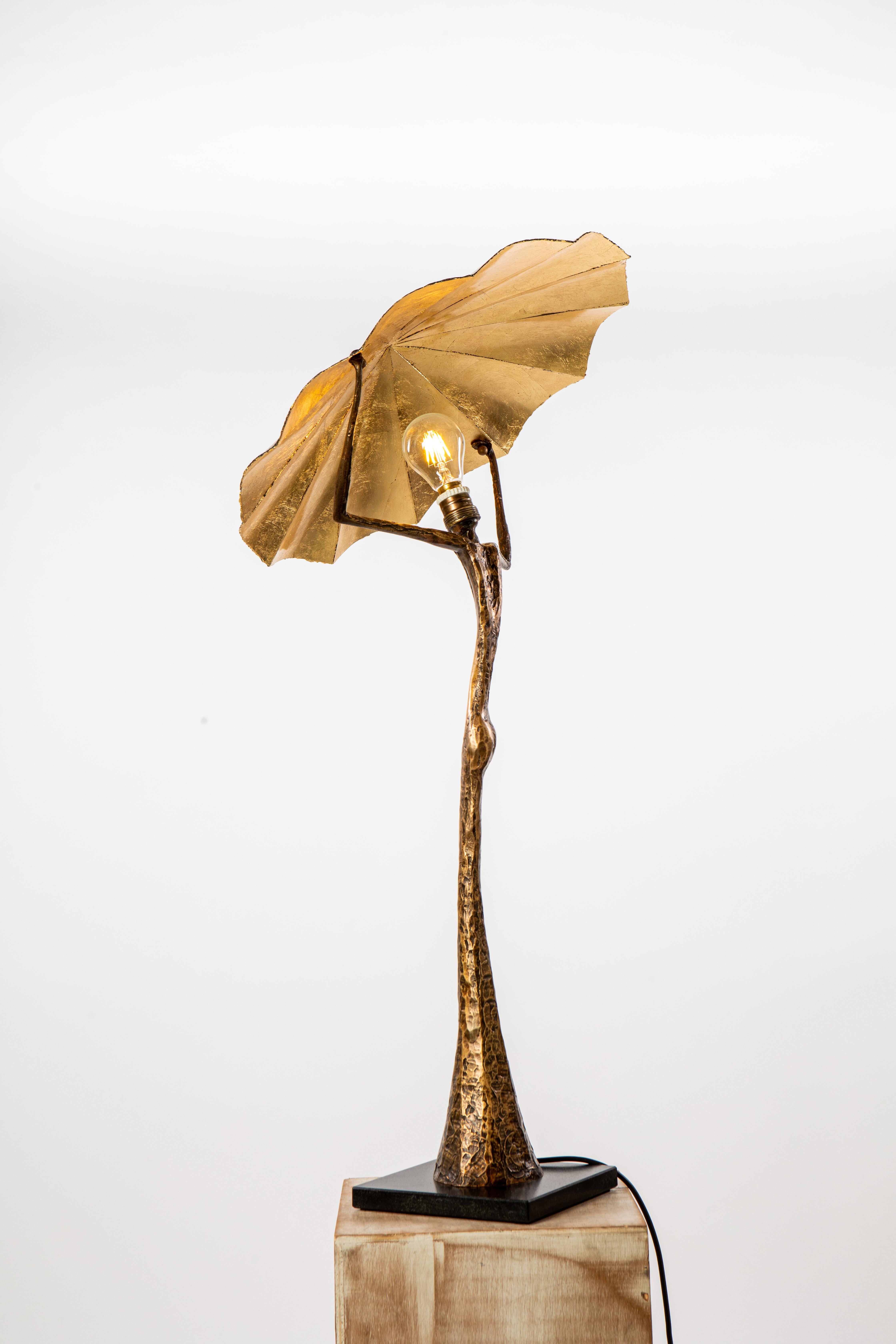 Laiton Lampe de table sculpturale du 21e siècle V.I.I. par Fantôme en vente