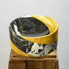 Centre de table en marbre sculpté du 21e siècle « Coupe » par Arch. Pierre Gonalons