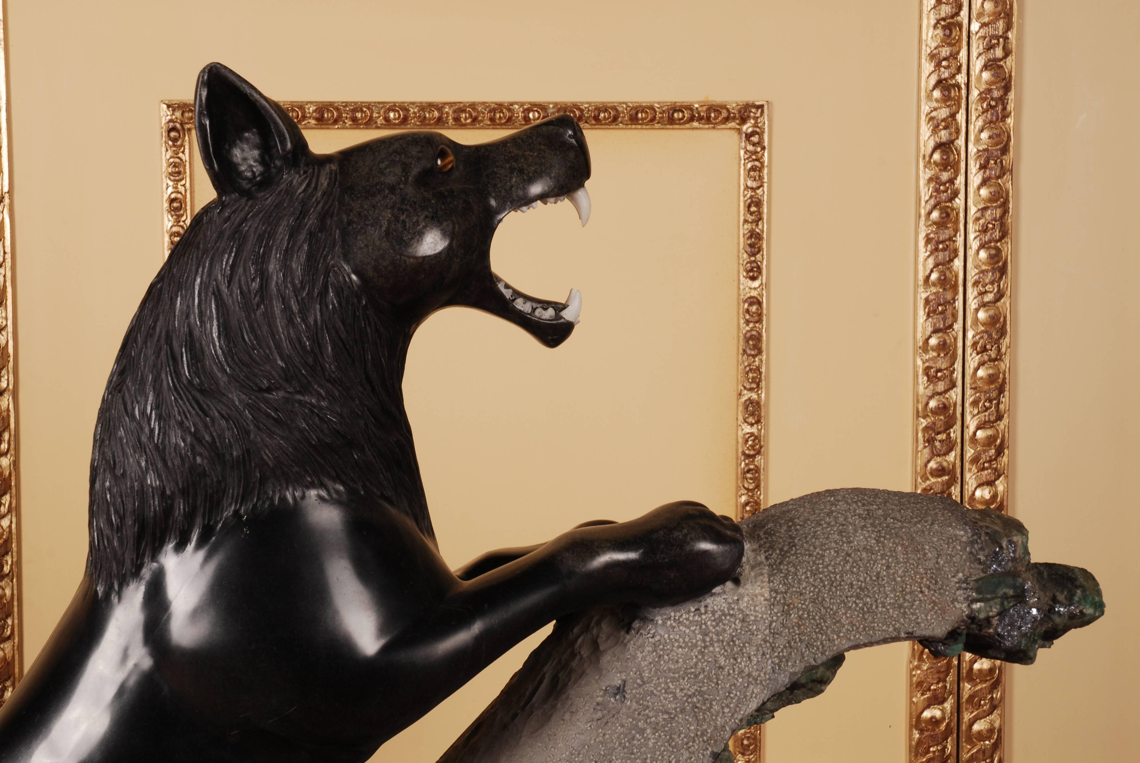 Sculpture du 21e siècle « Loup avec les garçons » en vente 3
