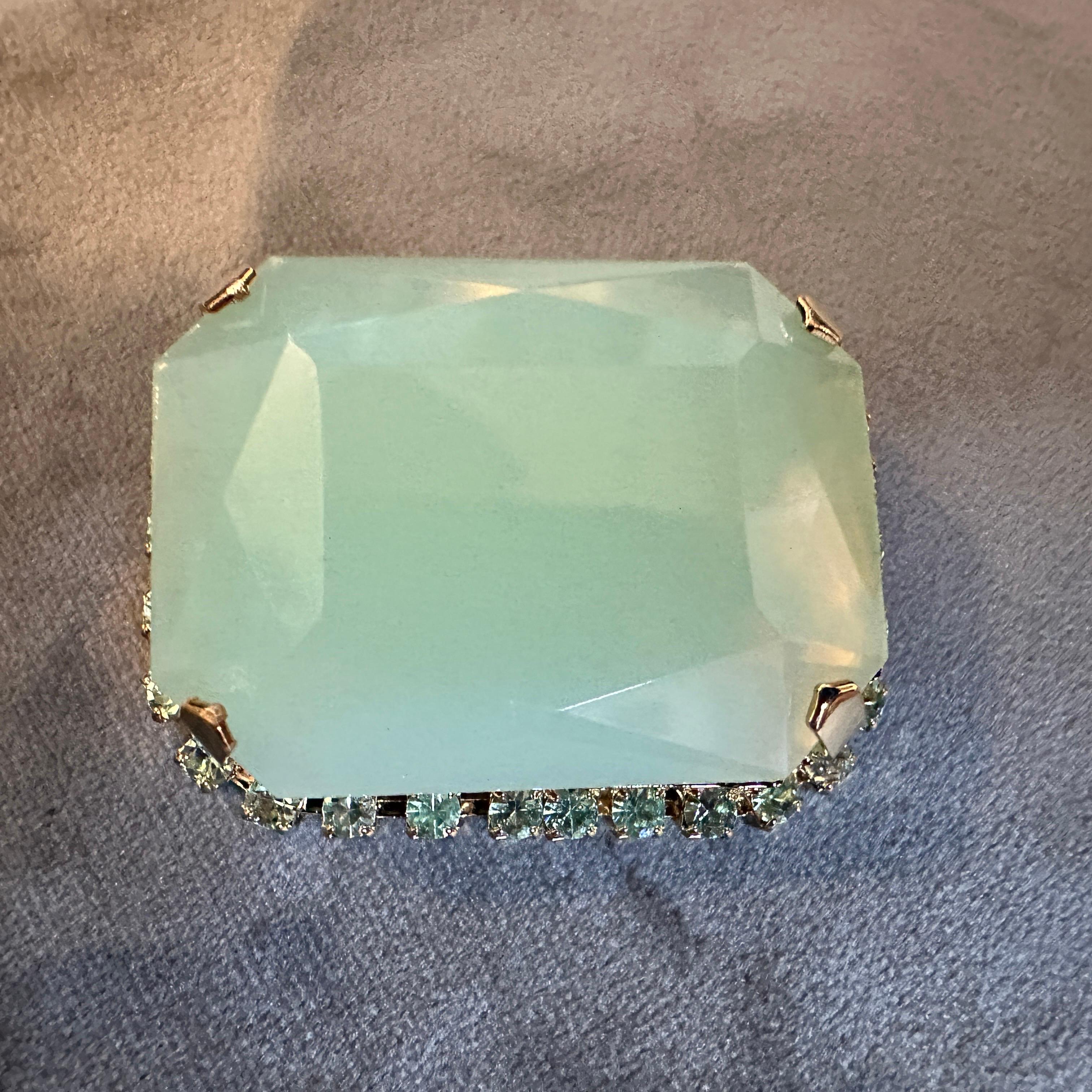 Rétro Spilla Coppola & Toppo in resina verde mare e metallo dorato del XXI secolo in vendita