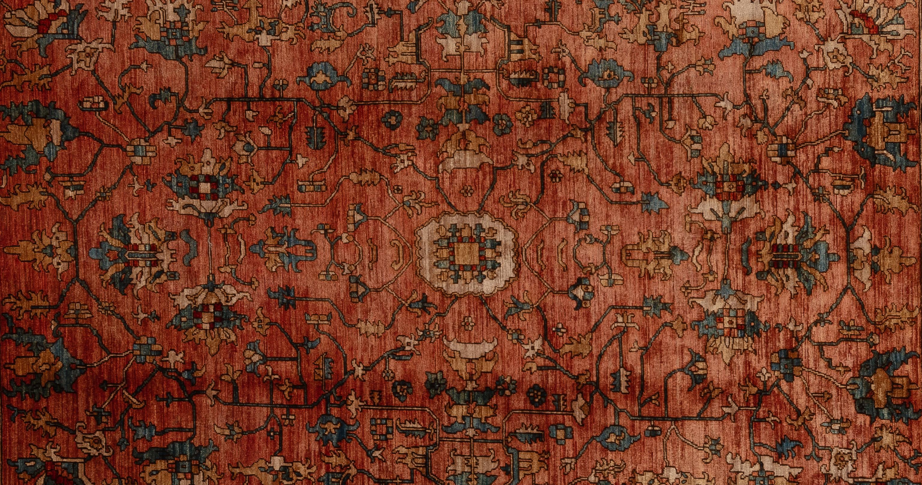 Offrez-vous une élégance intemporelle avec ce tapis Serapi exquis. Fabriqué à la main avec des motifs complexes et des teintes vibrantes, il respire la chaleur et la sophistication. Tissé à la main par des maîtres tisserands et composé à 100 % de