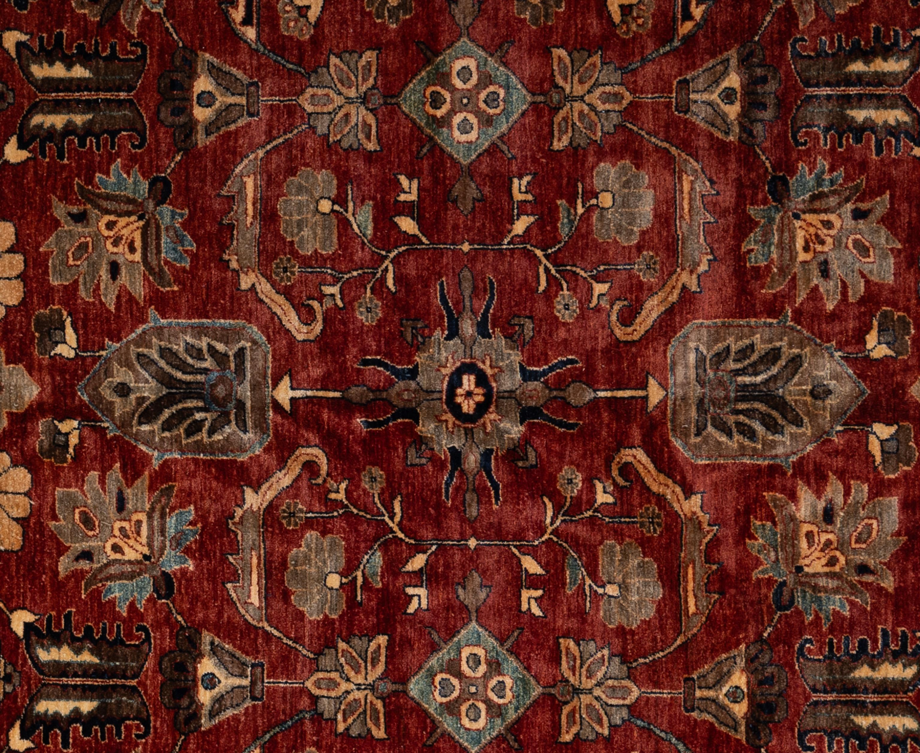 Offrez-vous une élégance intemporelle avec ce tapis Serapi exquis. Fabriqué à la main avec des motifs complexes et des teintes vibrantes, il respire la chaleur et la sophistication. Tissé à la main par des maîtres tisserands et composé à 100 % de