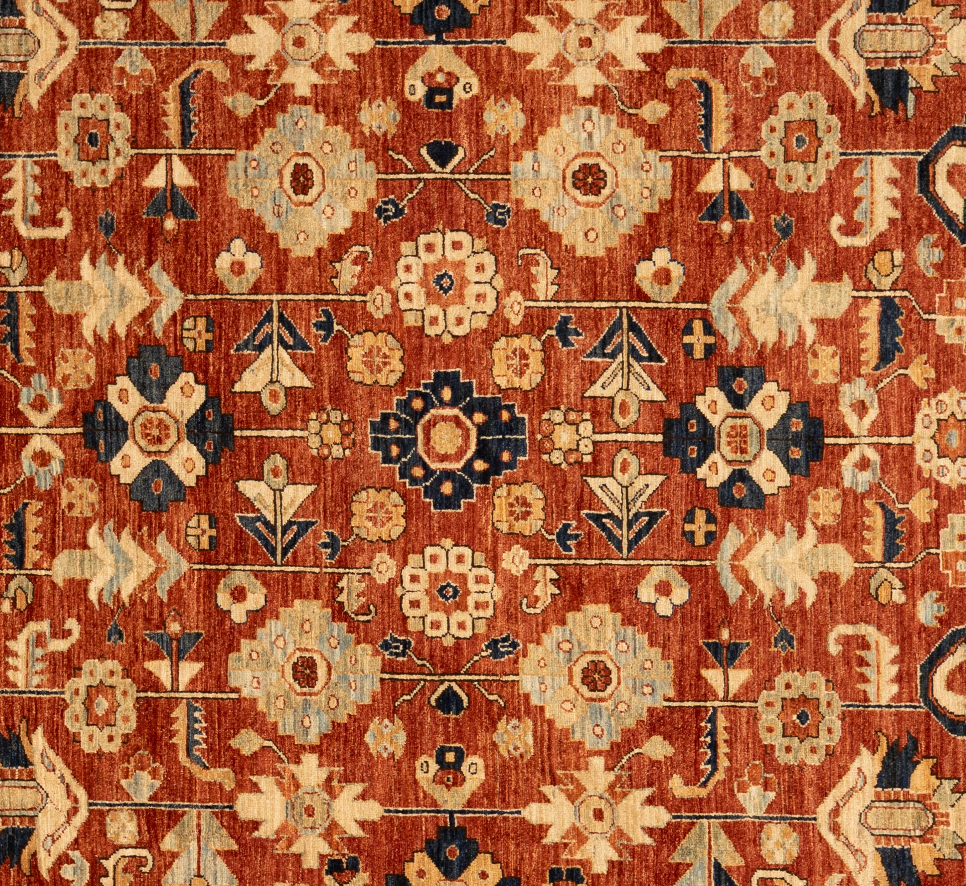Offrez-vous une élégance intemporelle avec ce tapis Serapi exquis. Fabriqué à la main avec des motifs complexes et des teintes vibrantes, il respire la chaleur et la sophistication. Tissé à la main par des maîtres tisserands et composé à 100 % de