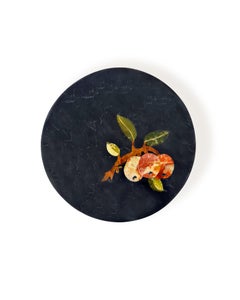 Plat de service du 21e siècle en marbre serpentin semi-précieux incrusté de mosaïque noire