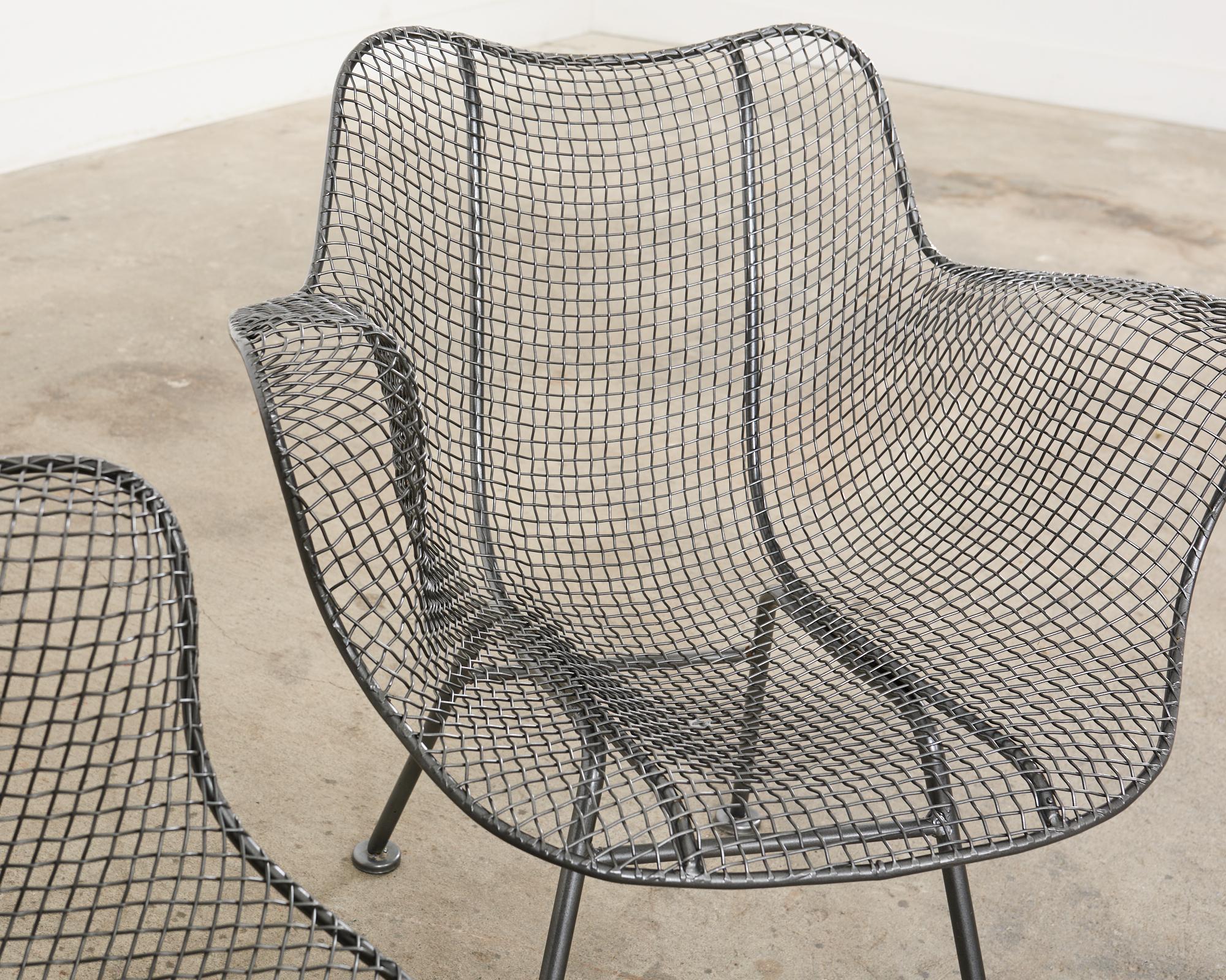 Siglo XXI Juego de cuatro sillones de comedor Woodard Sculptura Garden en venta 2