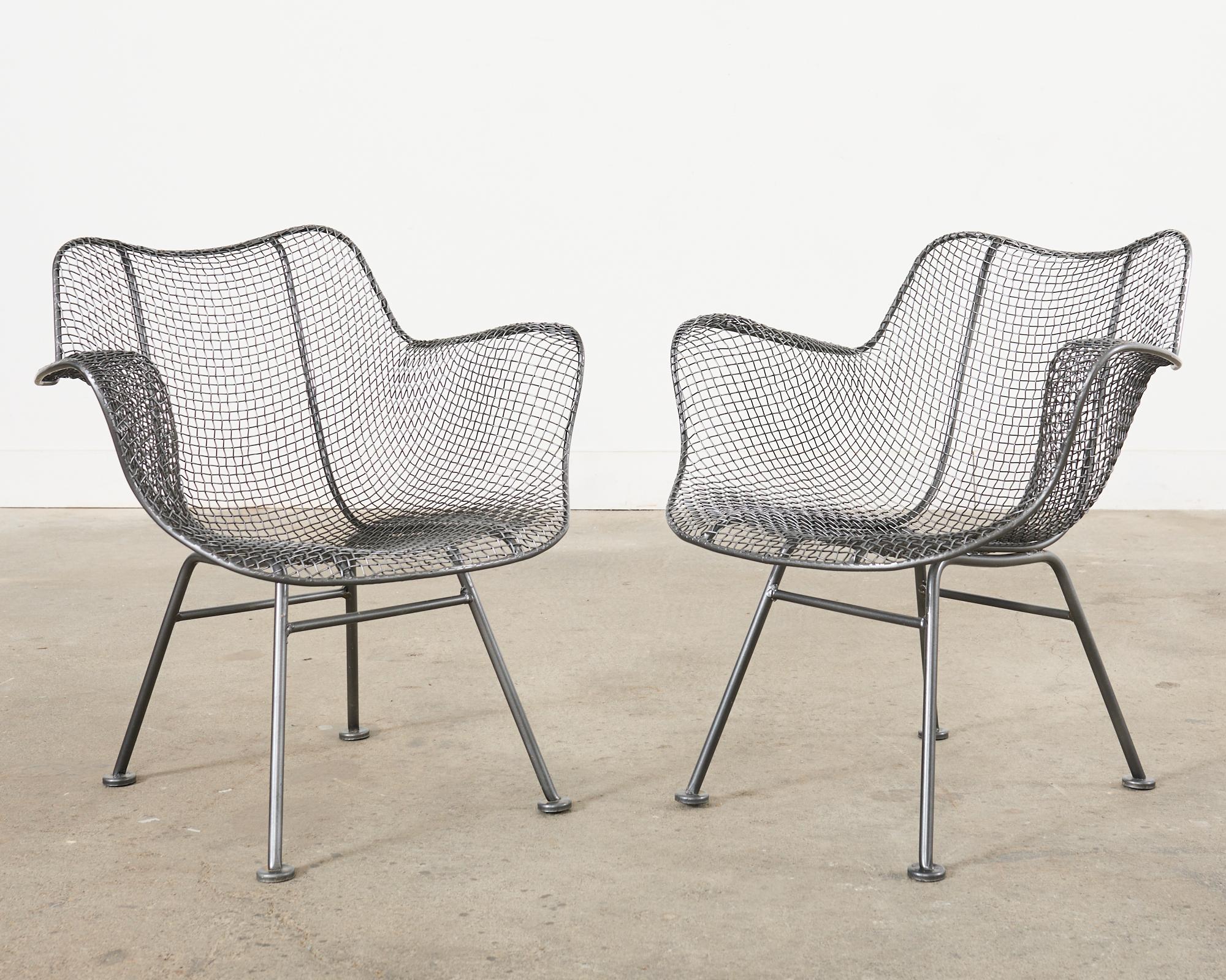 Siglo XXI Juego de cuatro sillones de comedor Woodard Sculptura Garden Tela en venta