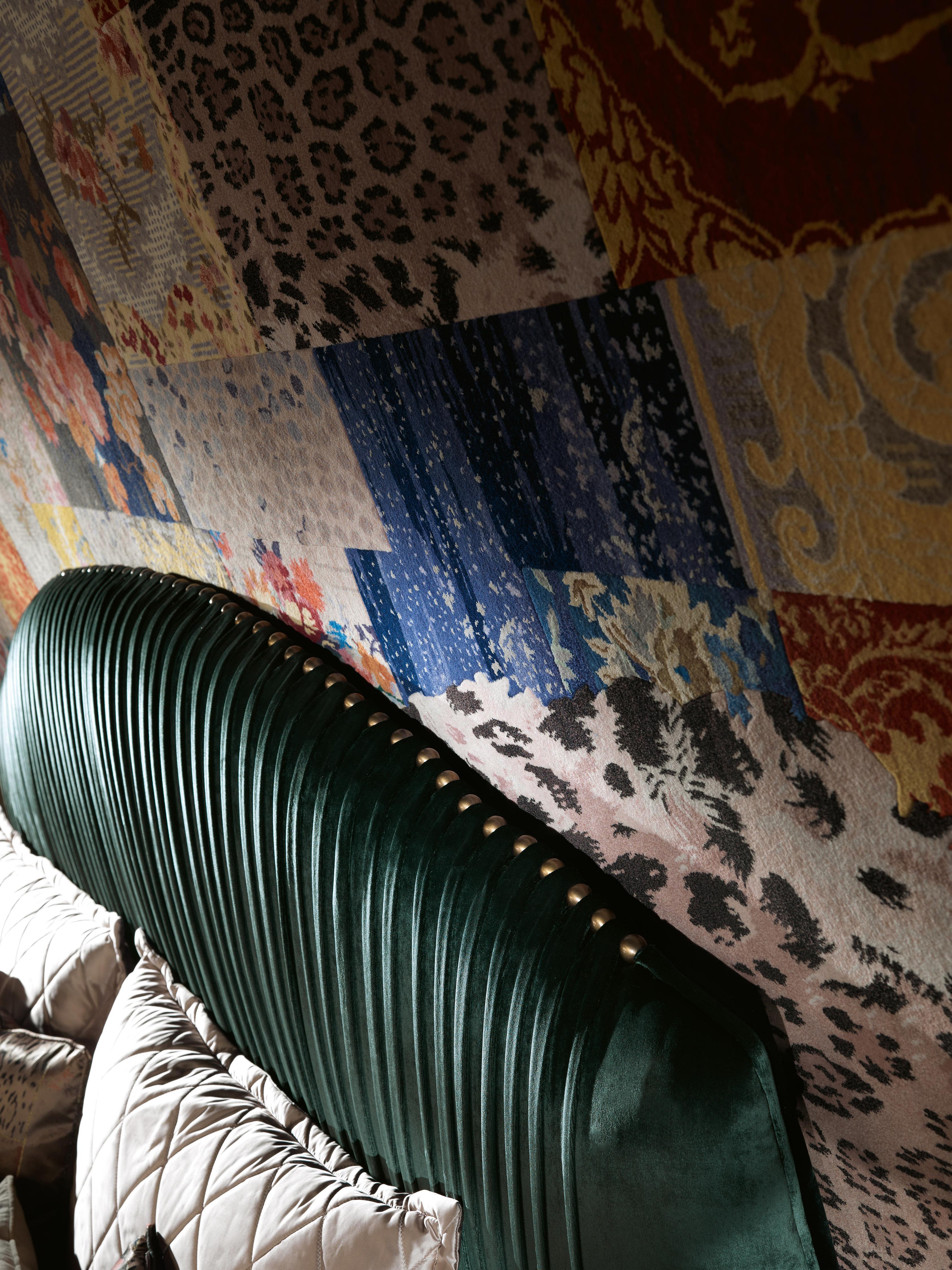 Modern 21st Century Sharpei Bed in Green Velvet by Roberto Cavalli Home Interiors For Sale