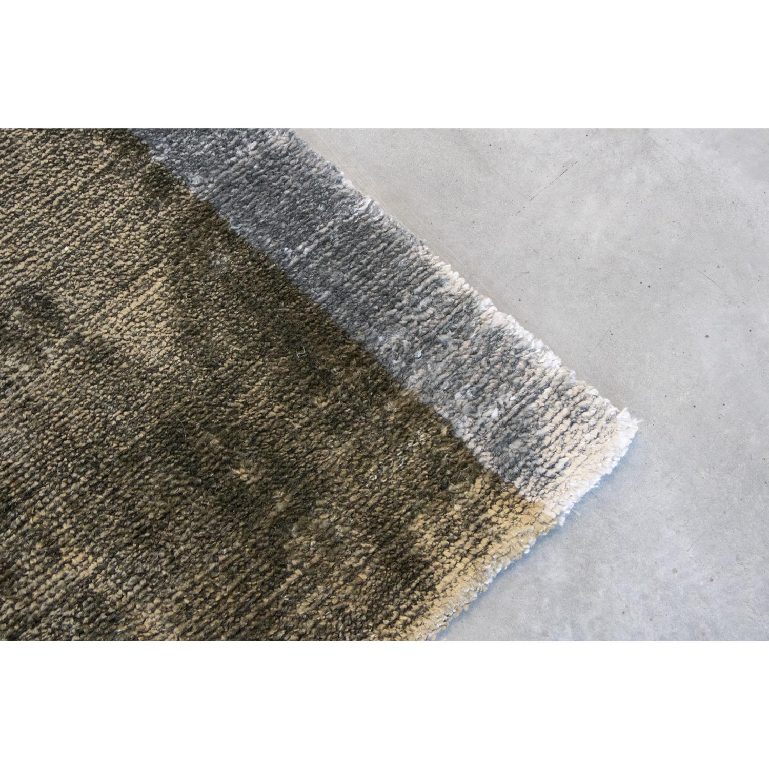 Indian 21st Century Shiny Velvety Green Rug by Deanna Comellini in Stock 200x300 cm For Sale