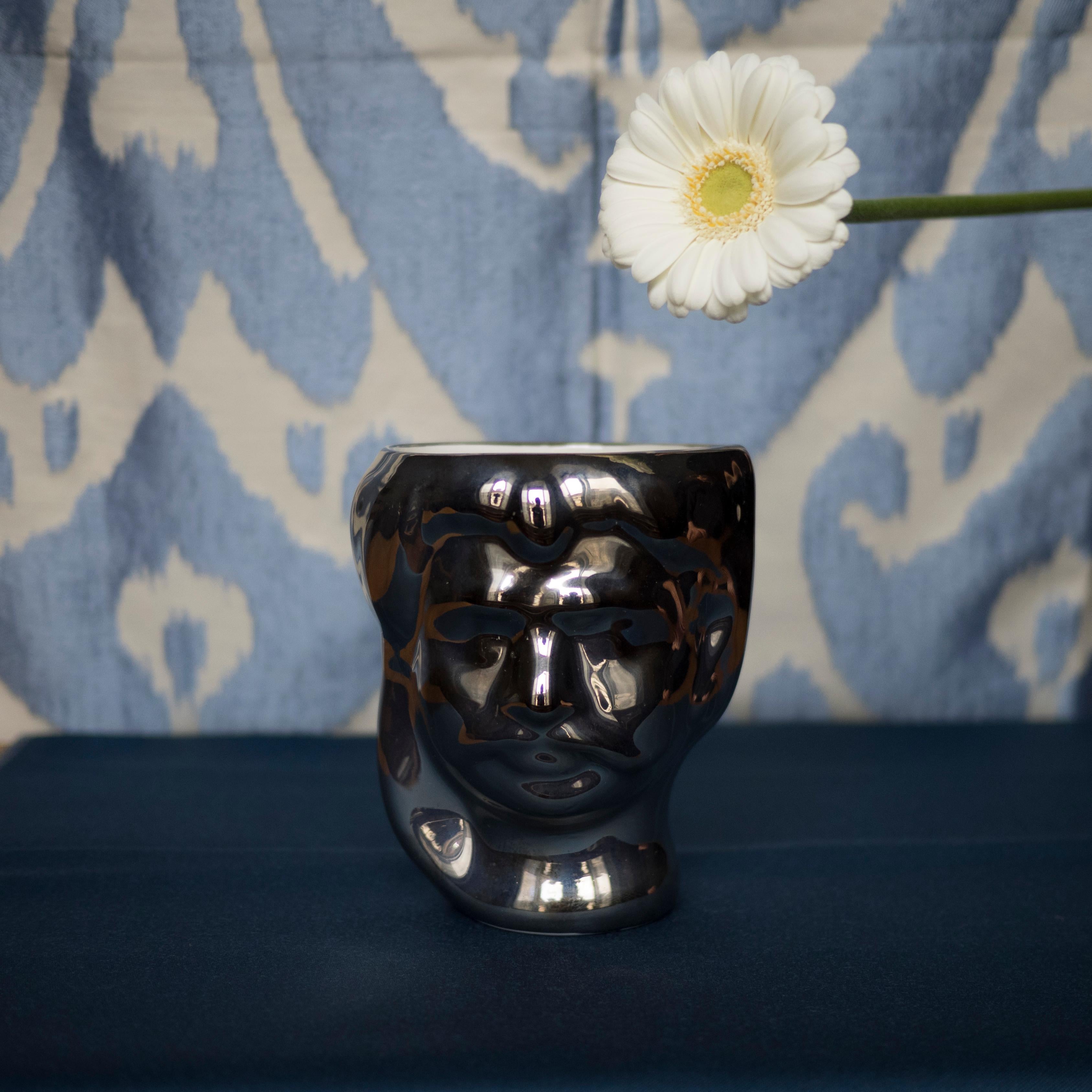 italien 21e siècle, vase en céramique sicilienne à motif de tête de moor, fabriqué à la main en Italie en vente