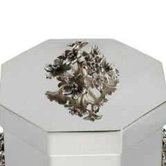 Vaso in ottone argentato del XXI secolo