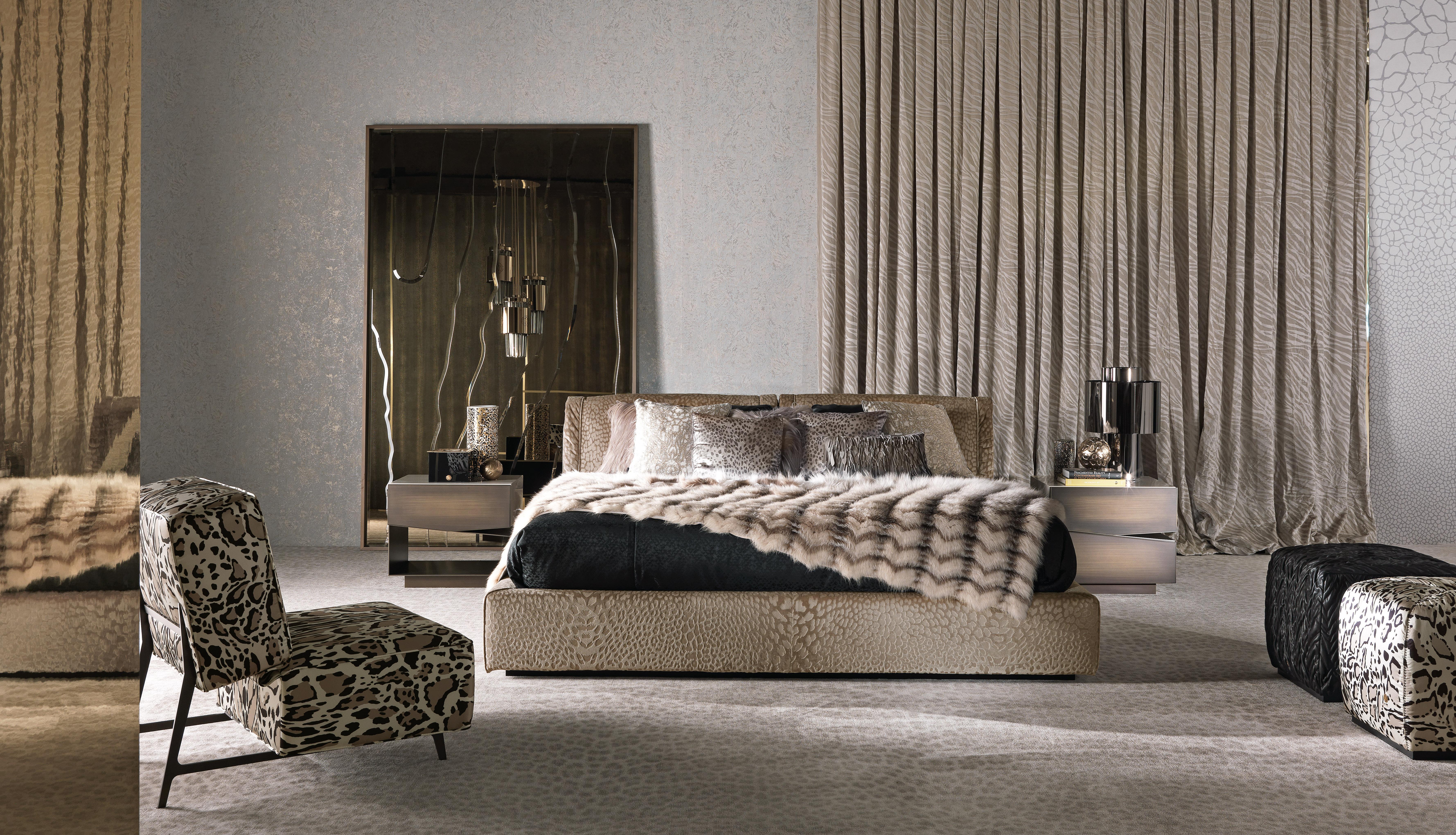 Bois Lit à fumer du 21e siècle par Roberto Cavalli Home Interiors en vente