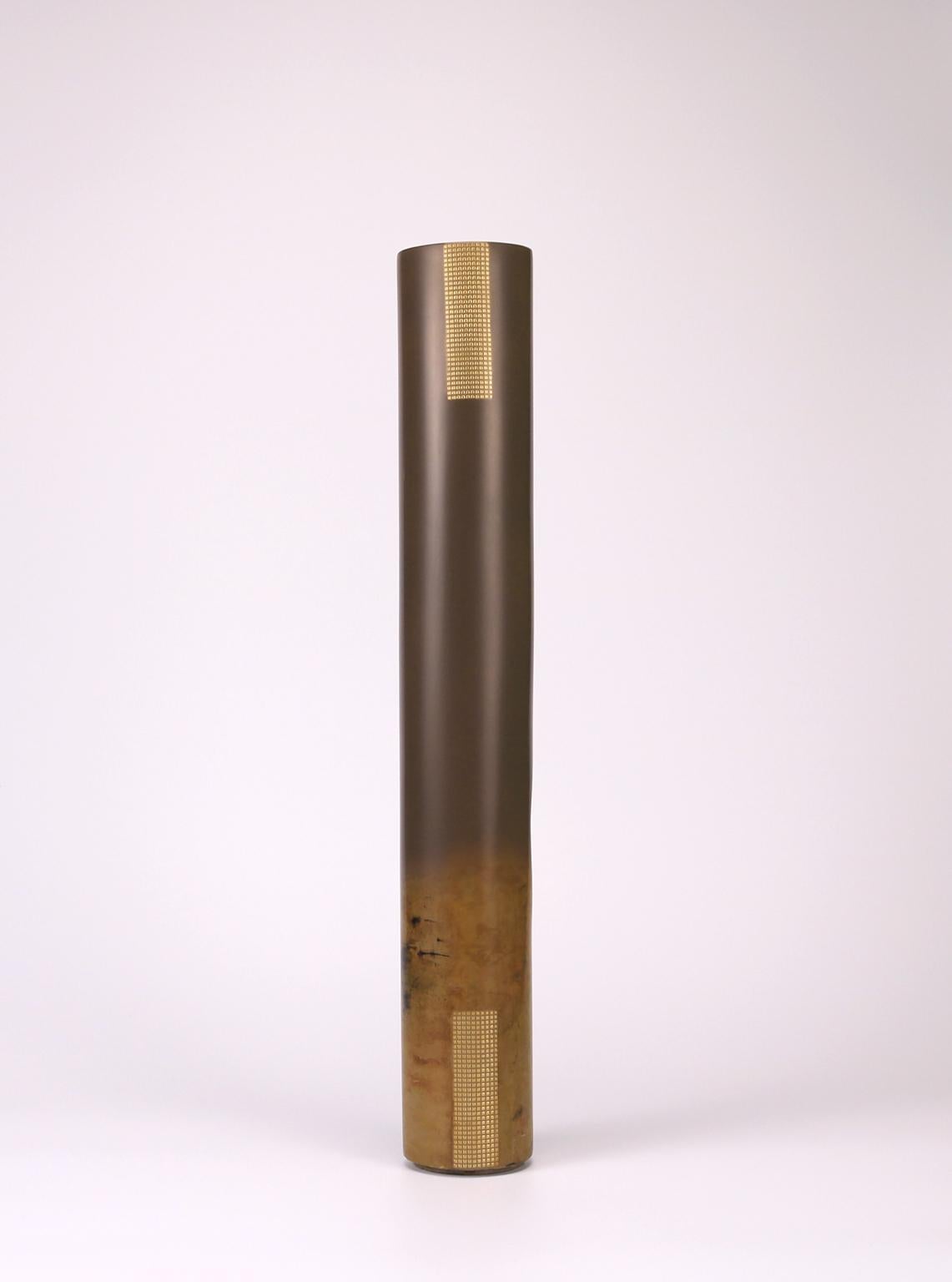 21st Century, Smoky Crystal, Gold Inlay, Abstract painting, Lacquered Vase (Italienisch) im Angebot