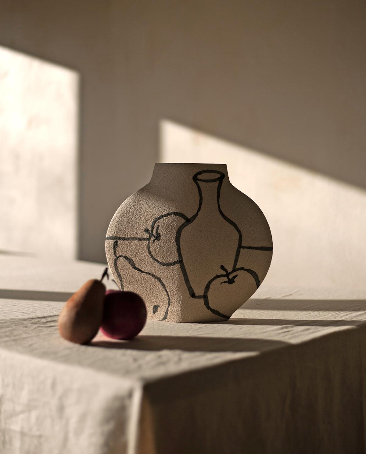 21st Century 'Still Life' Vase in White Ceramic, Handcrafted in France In New Condition For Sale In Marchaux-Chaudefontaine, FR