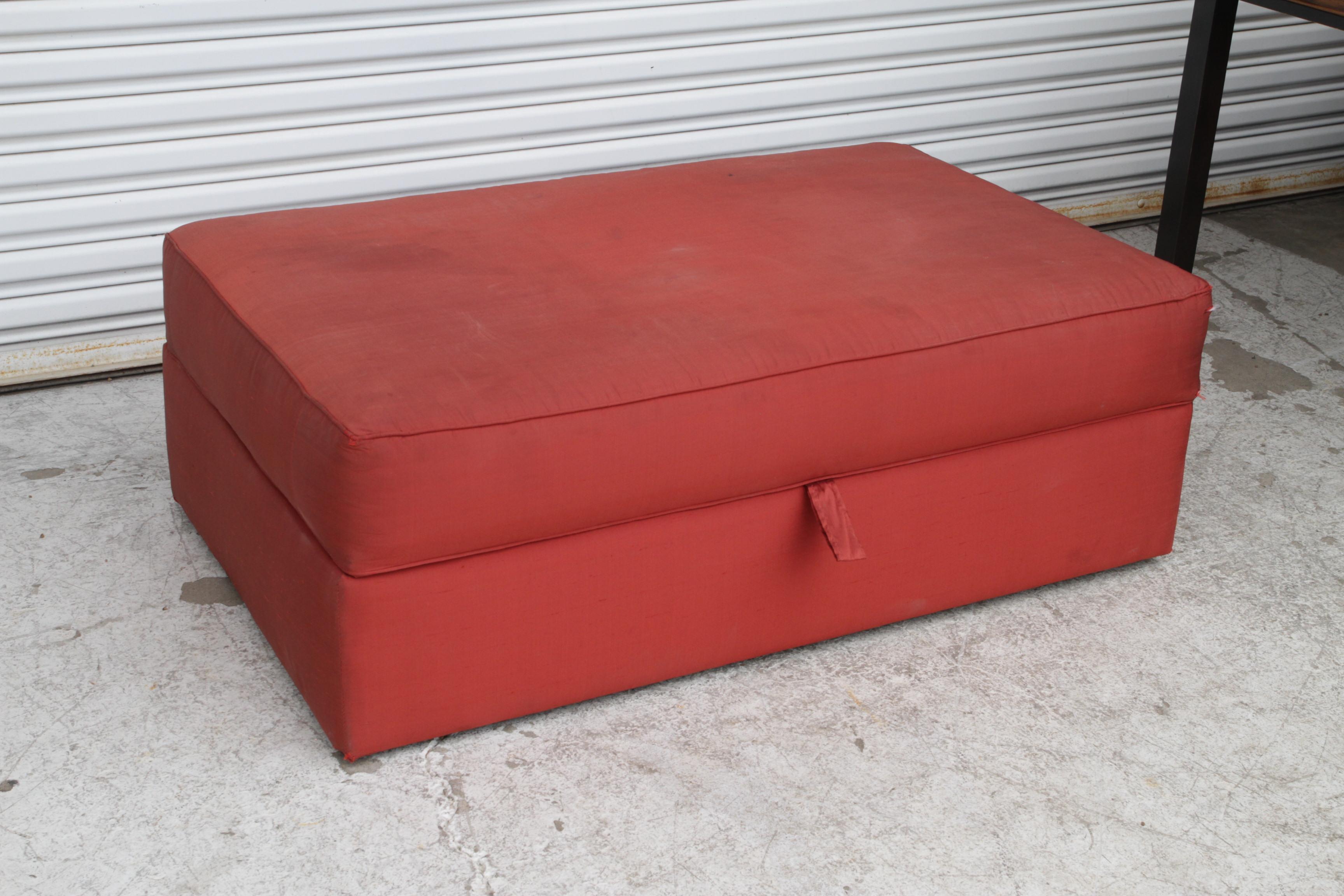 Mid-Century moderno Pouf contenitore del 21° secolo in vendita