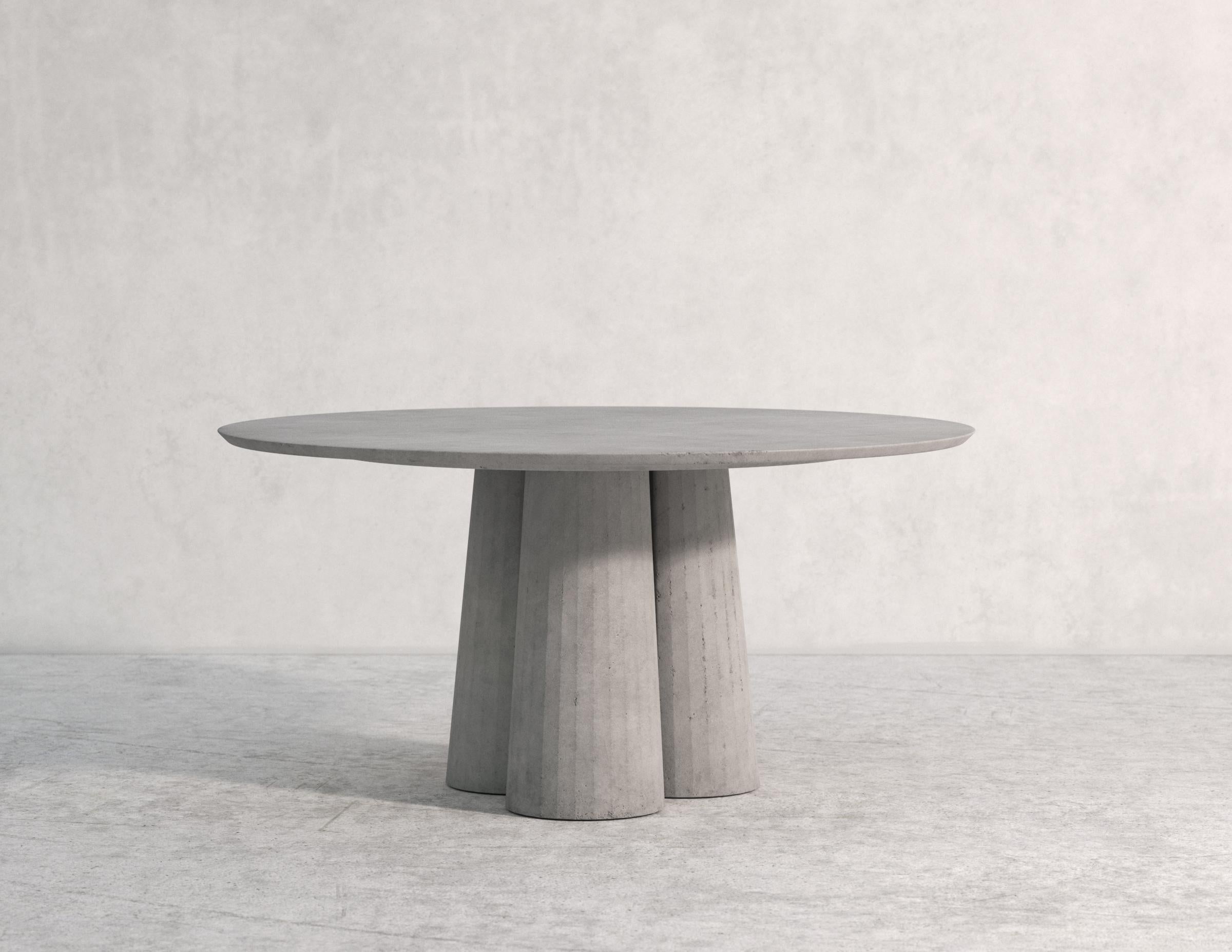 21st Century Studio Irvine Concrete Circular Dining Table Powder Cement Handmade For Sale 2