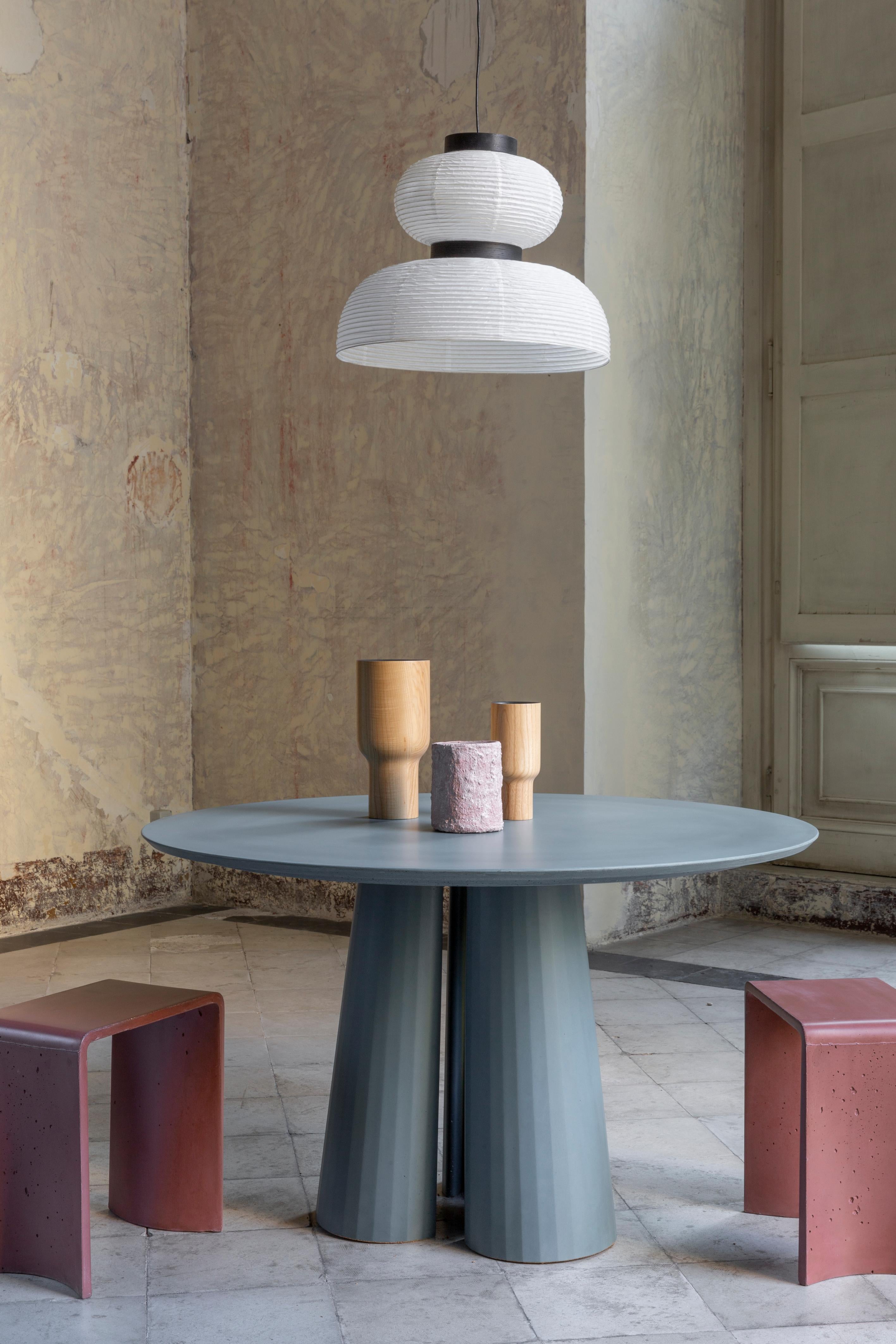 Contemporary 21st Century Studio Irvine Concrete Circular Dining Table Ultramarine Cement For Sale