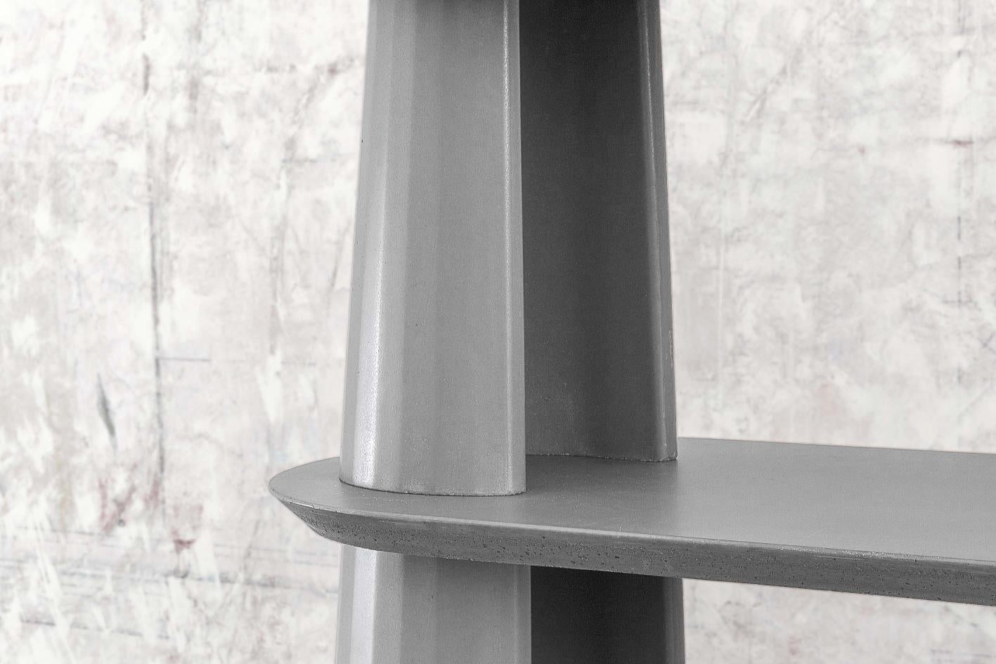 21st Century Studio Irvine Fusto Bookcase Concrete Bookshelves Silver Cement In New Condition For Sale In Rome, Lazio