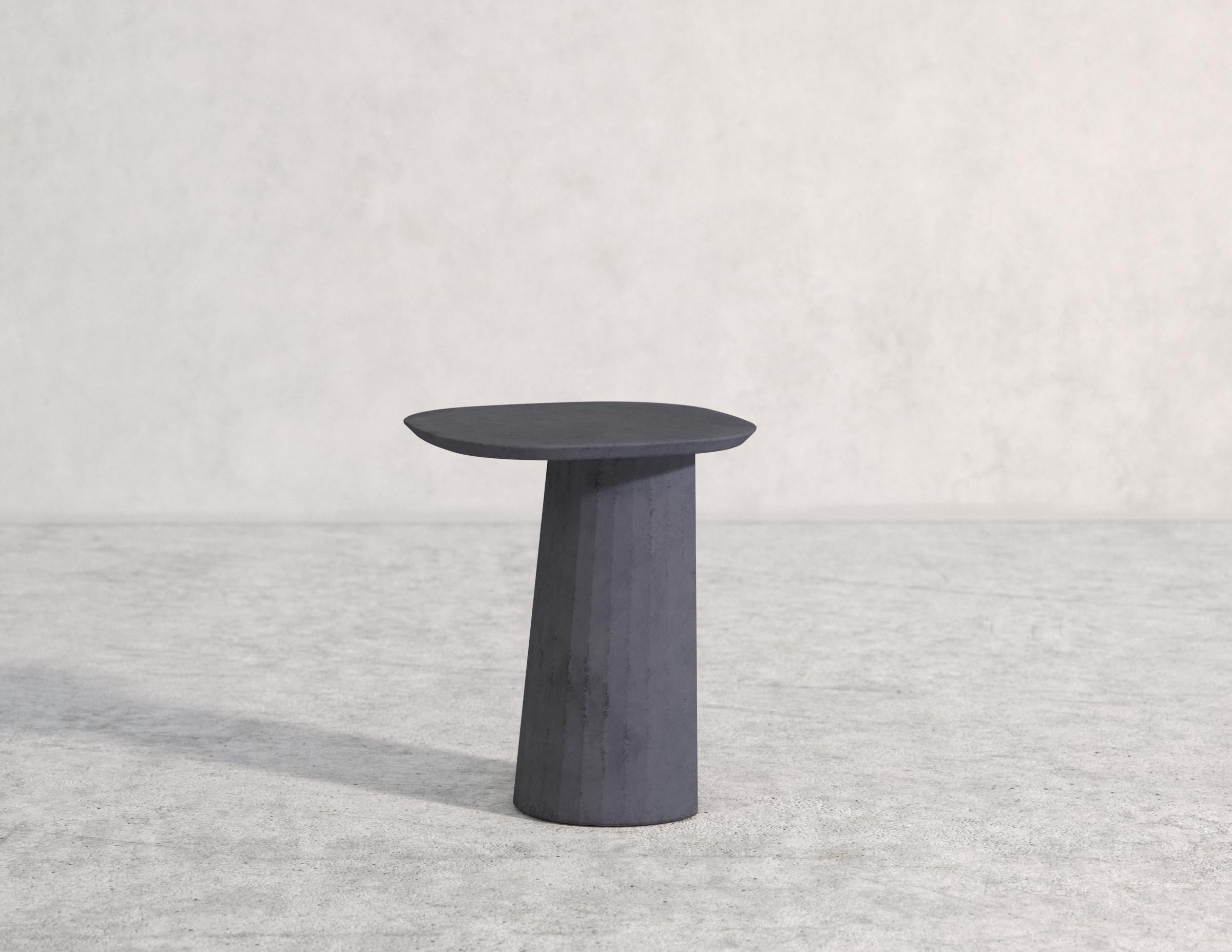 Table basse en béton Fusto de Studio Irvine du 21e siècle, gris clair, ciment Mod.II en vente 1