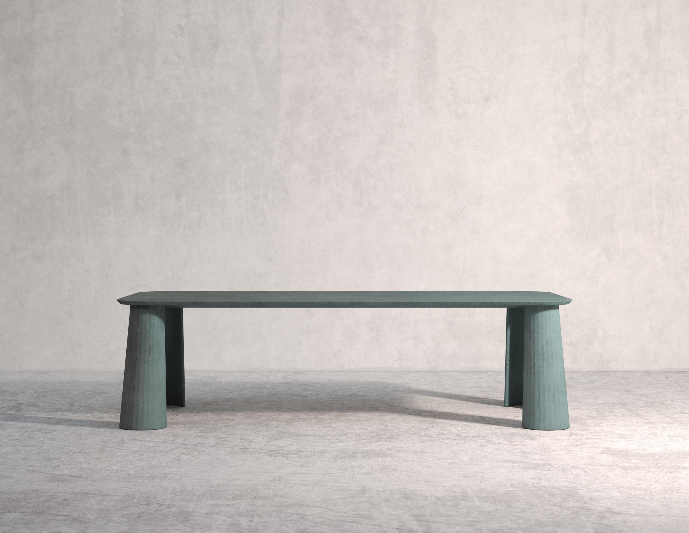21St Century Studio Irvine Fusto Table de salle à manger rectangulaire en béton Ciment vert en vente 2