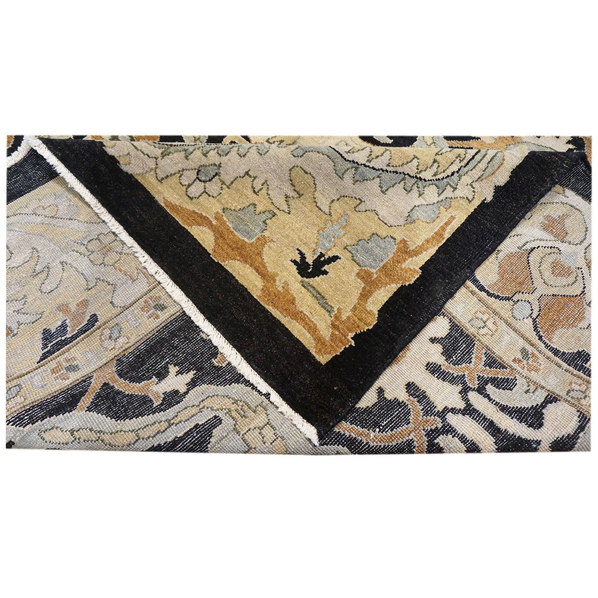Contemporary 21st Century Sultanabad 8x10 Tan and Black Handmade Wool Rug For Sale