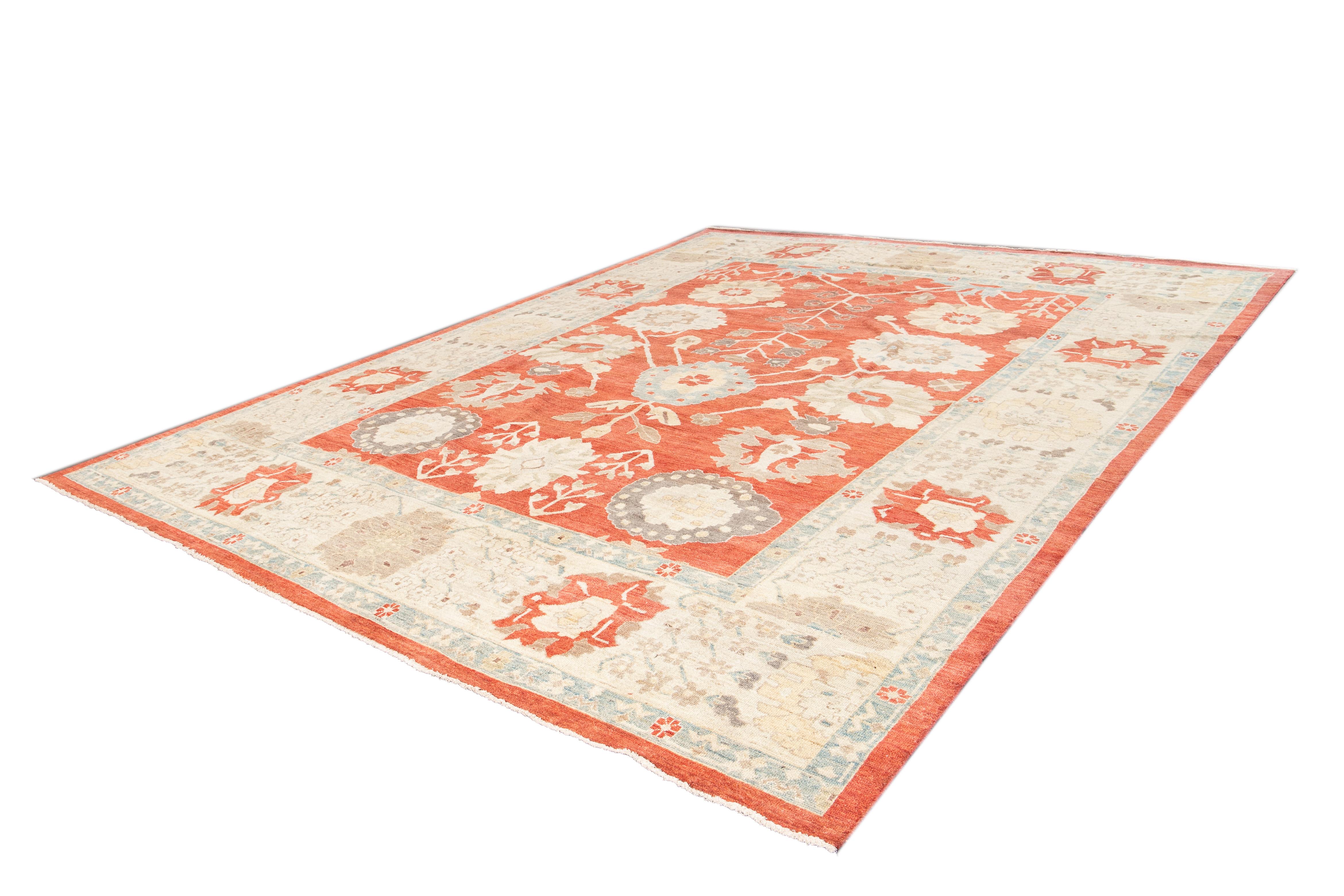 Indian 21st Century Sultanabad Contemporary wool Rug For Sale