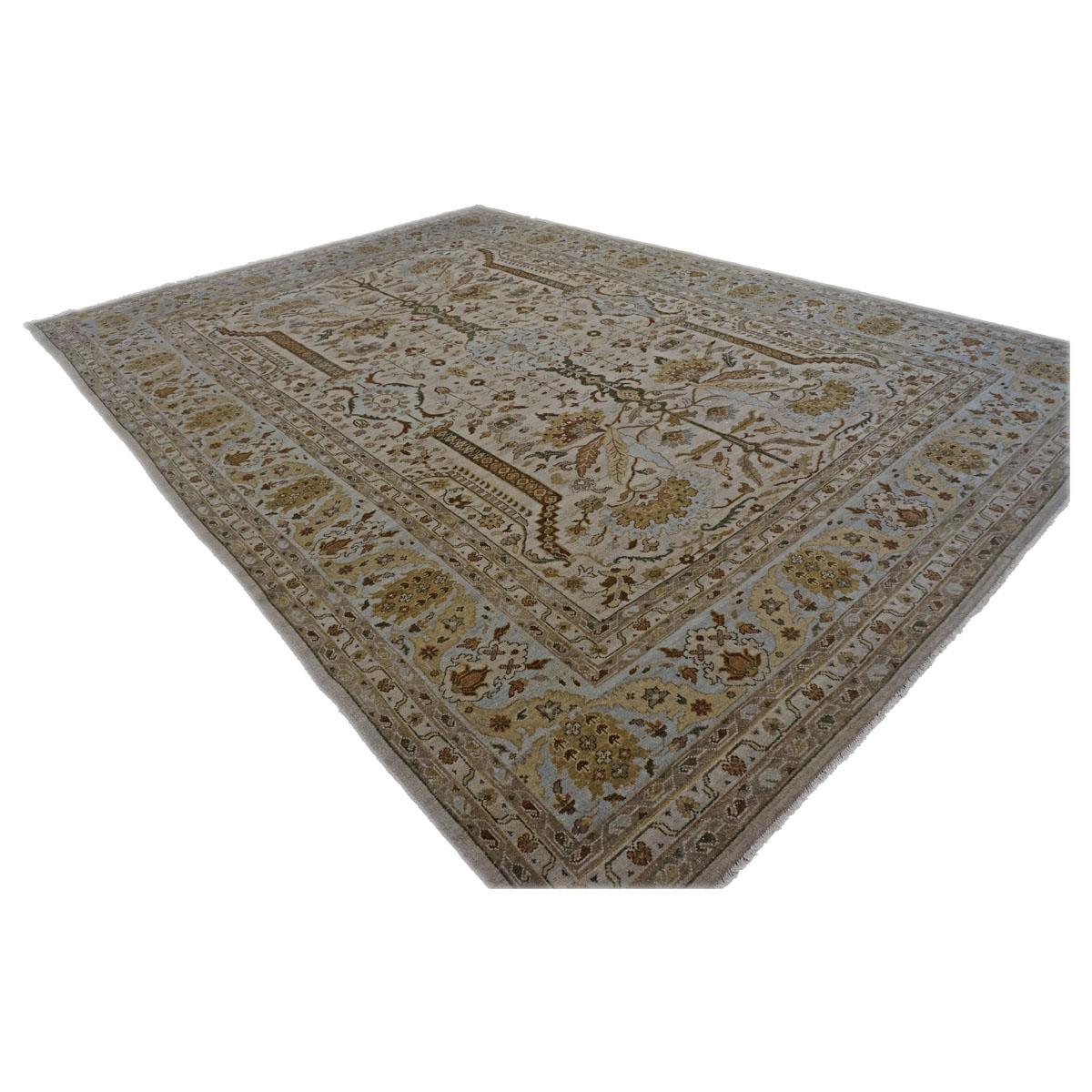 Other 21st Century Sultanabad Ivory and Blue Wool Livingroom Rug For Sale