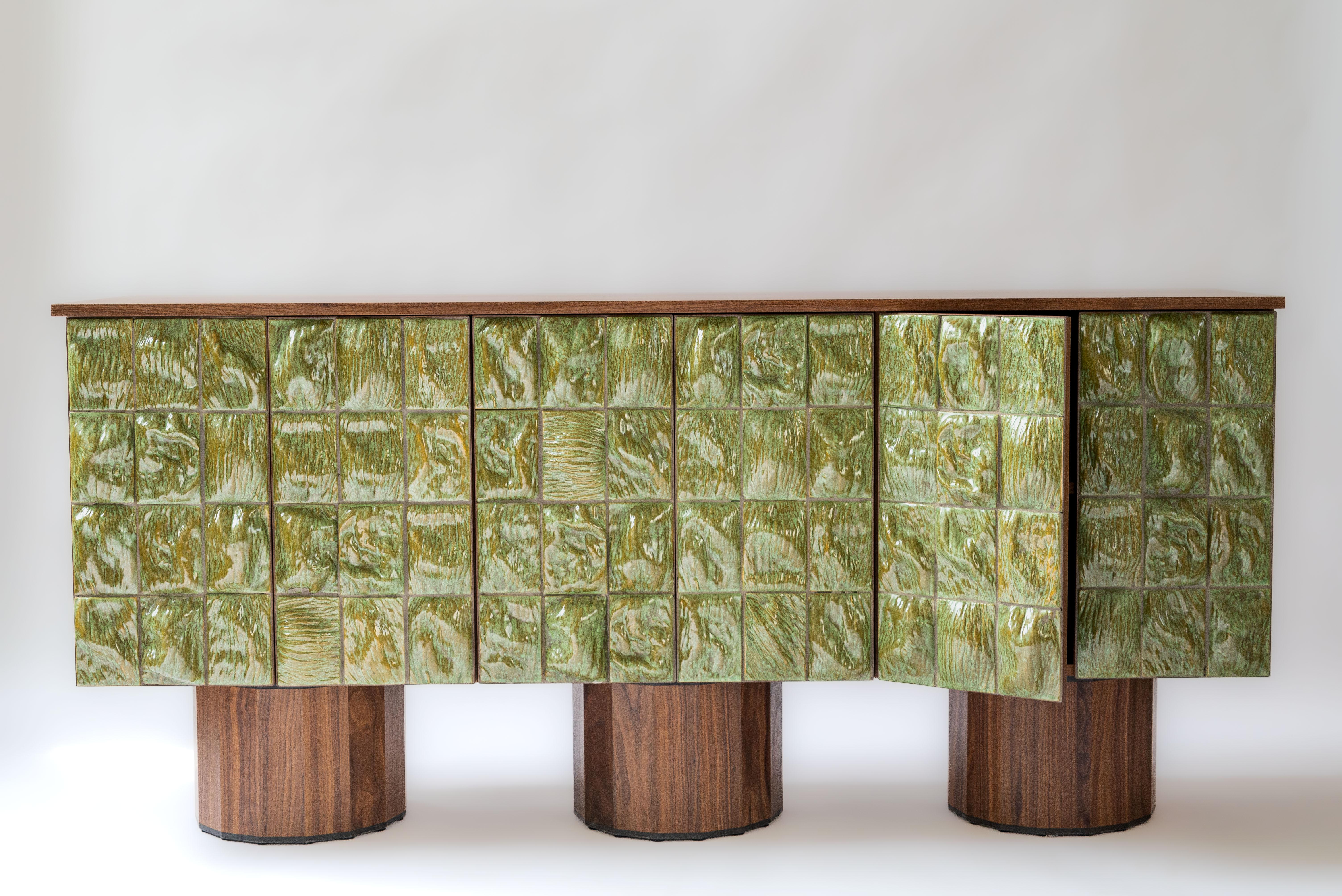 „Surfaced Cabinet Moss“ von Rem Atelier, Niederlande, 21. Jahrhundert (Niederländisch) im Angebot
