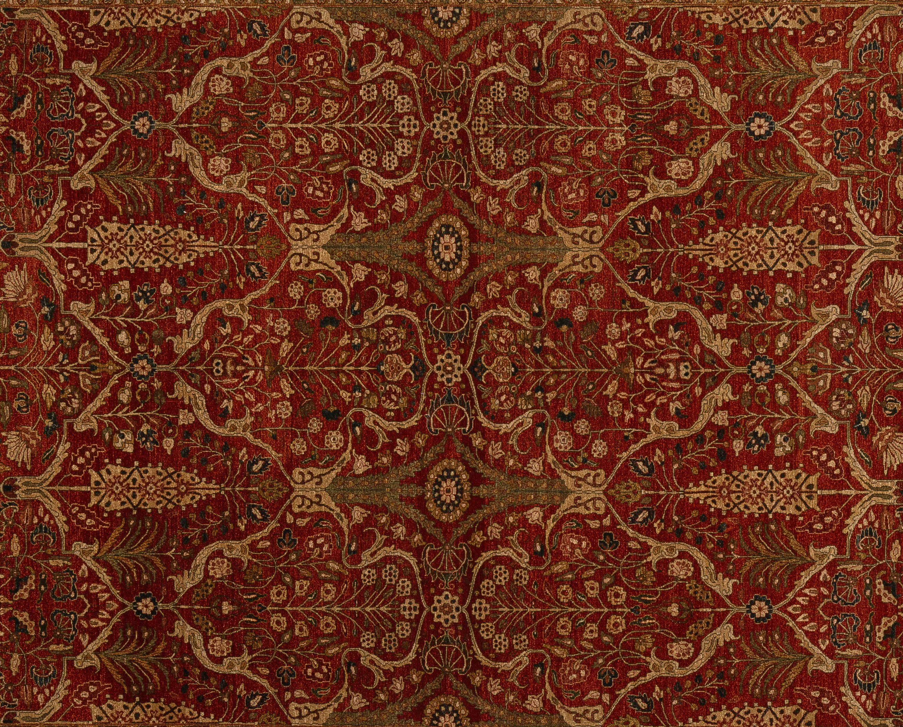 Entrez dans le royaume du luxe moderne avec ce tapis Tabriz, une fusion d'art et d'innovation. Conçu avec des lignes épurées et des motifs géométriques audacieux, il ajoute une touche de sophistication à tout espace. Fabriquée à partir de matériaux