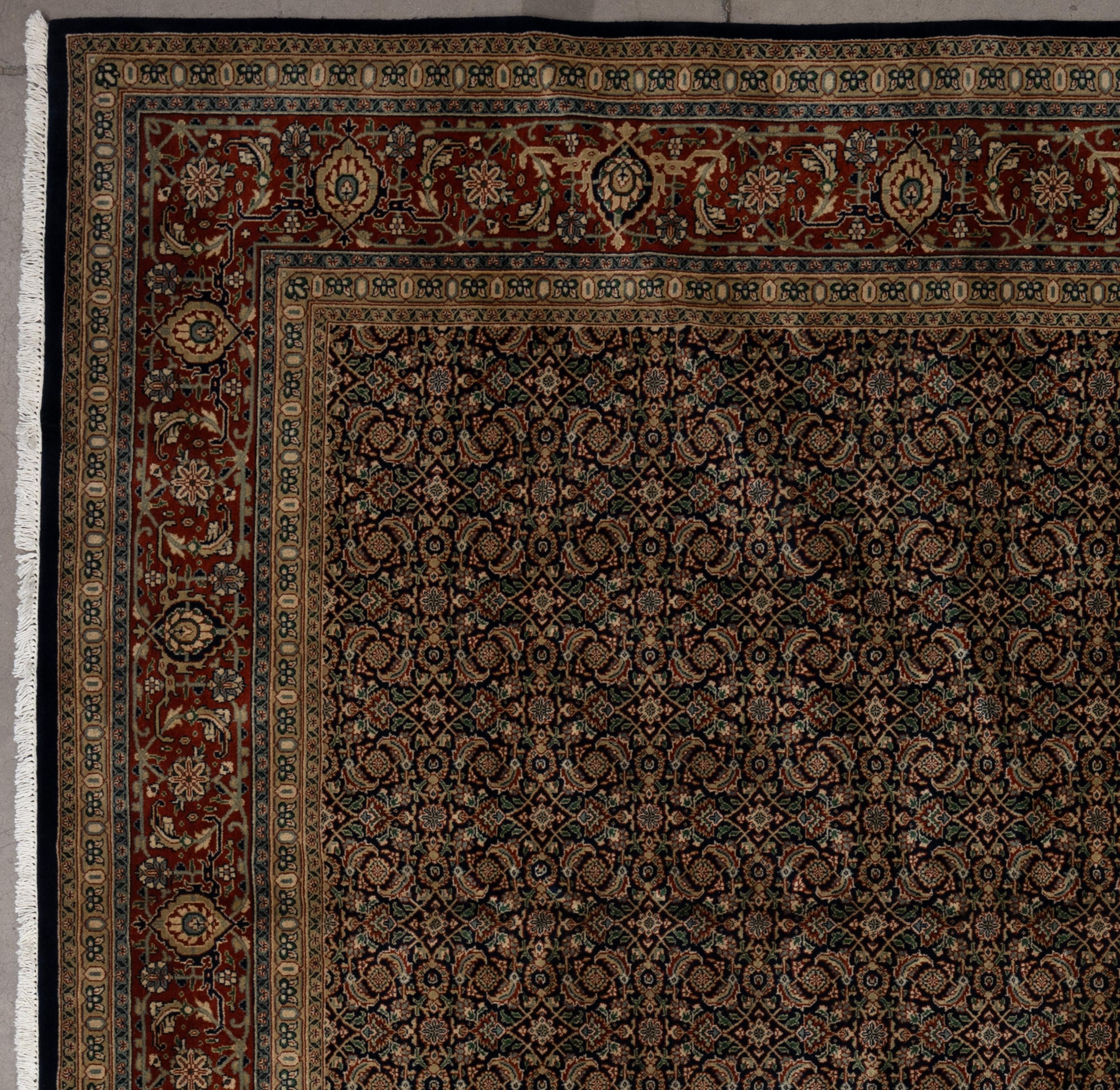 Tabriz-Teppich des 21. Jahrhunderts (Pakistanisch) im Angebot
