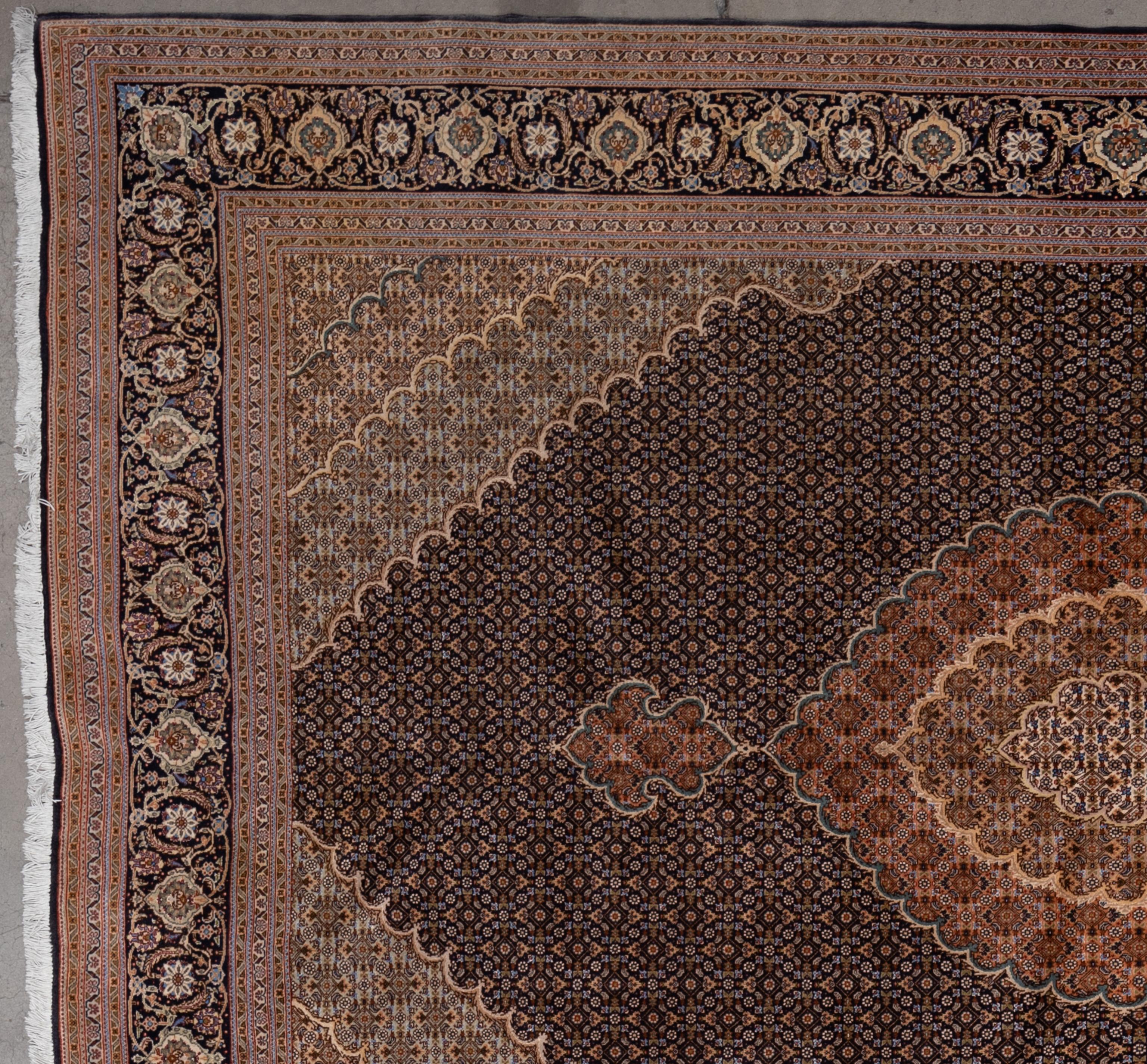 Tabriz-Teppich des 21. Jahrhunderts (Persisch) im Angebot