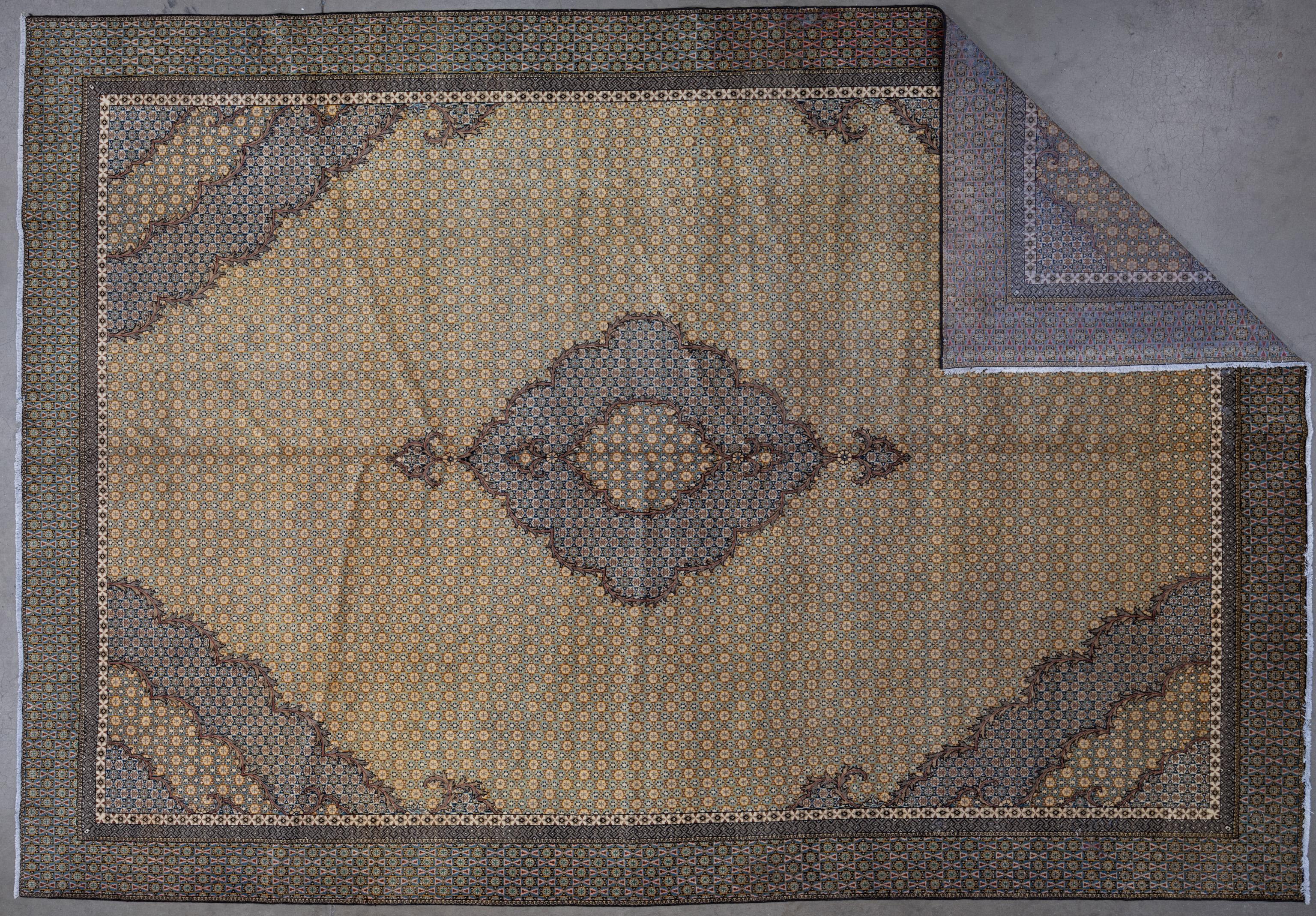 Tissé à la main Tapis de Tabriz du 21e siècle en vente