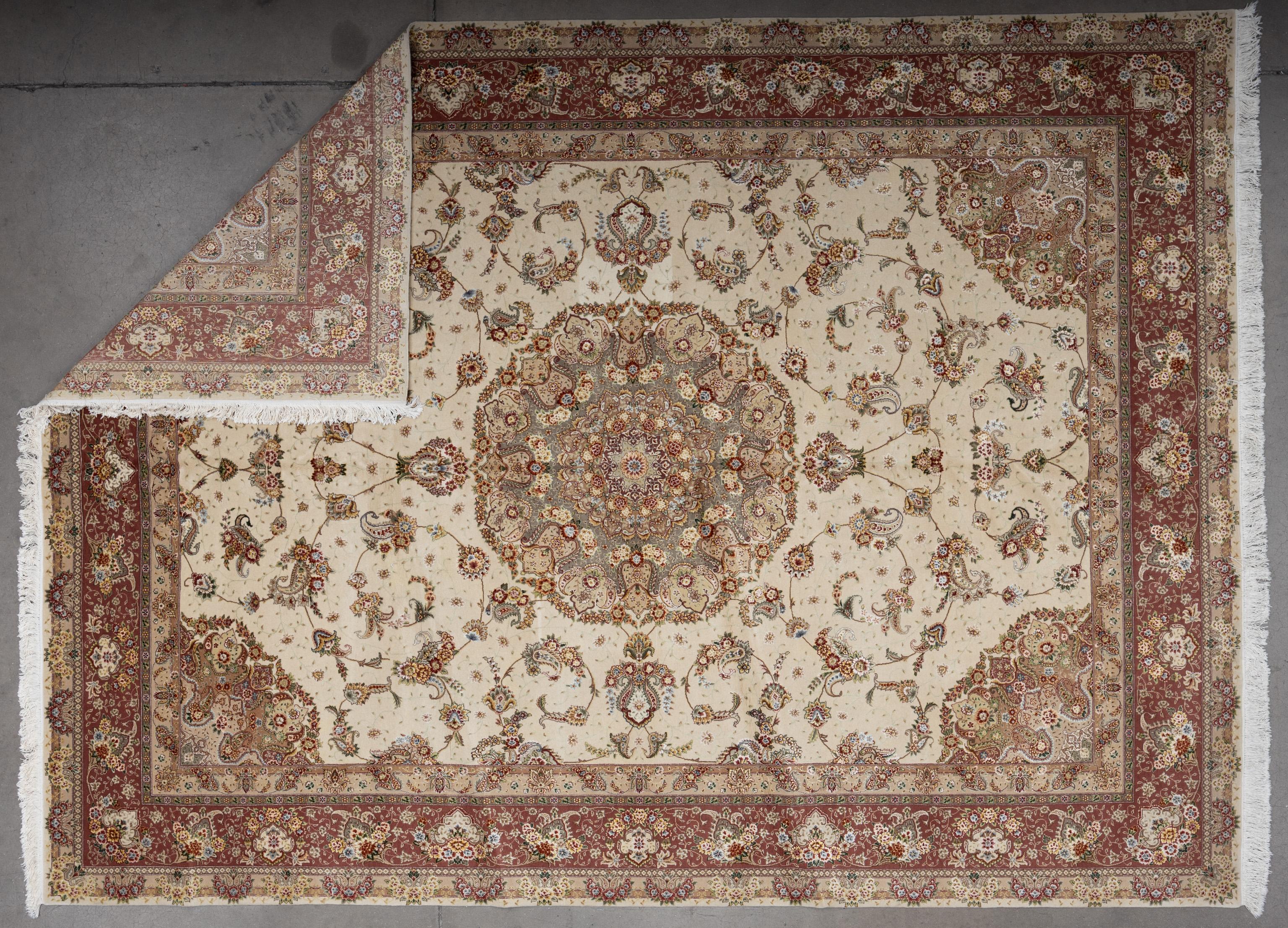 Tessuto a mano 21st Century Tabriz Rug in vendita