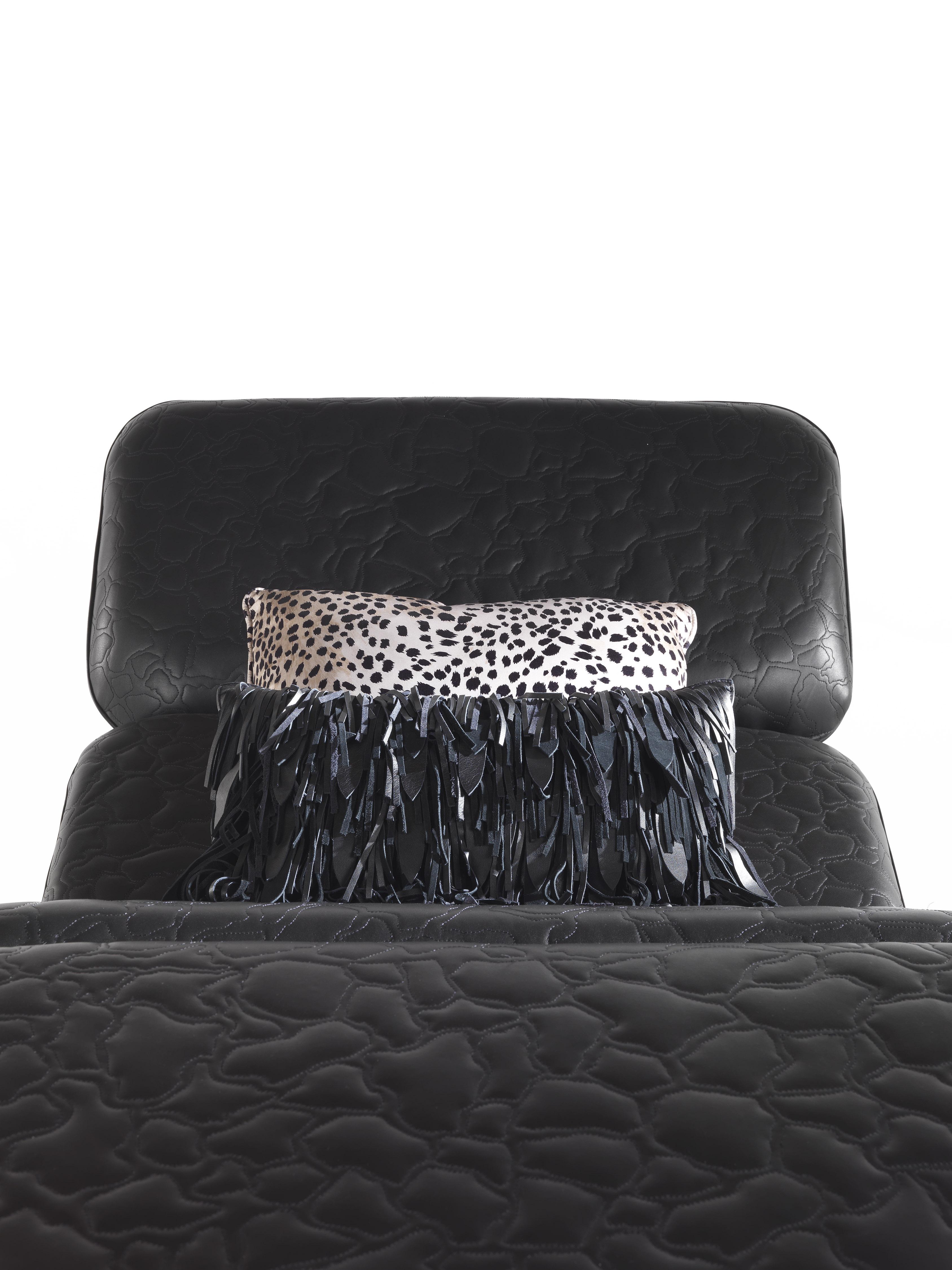 Italian 21st Century Tahiti Chaise Lounge in Leather by Roberto Cavalli Home Interiors For Sale