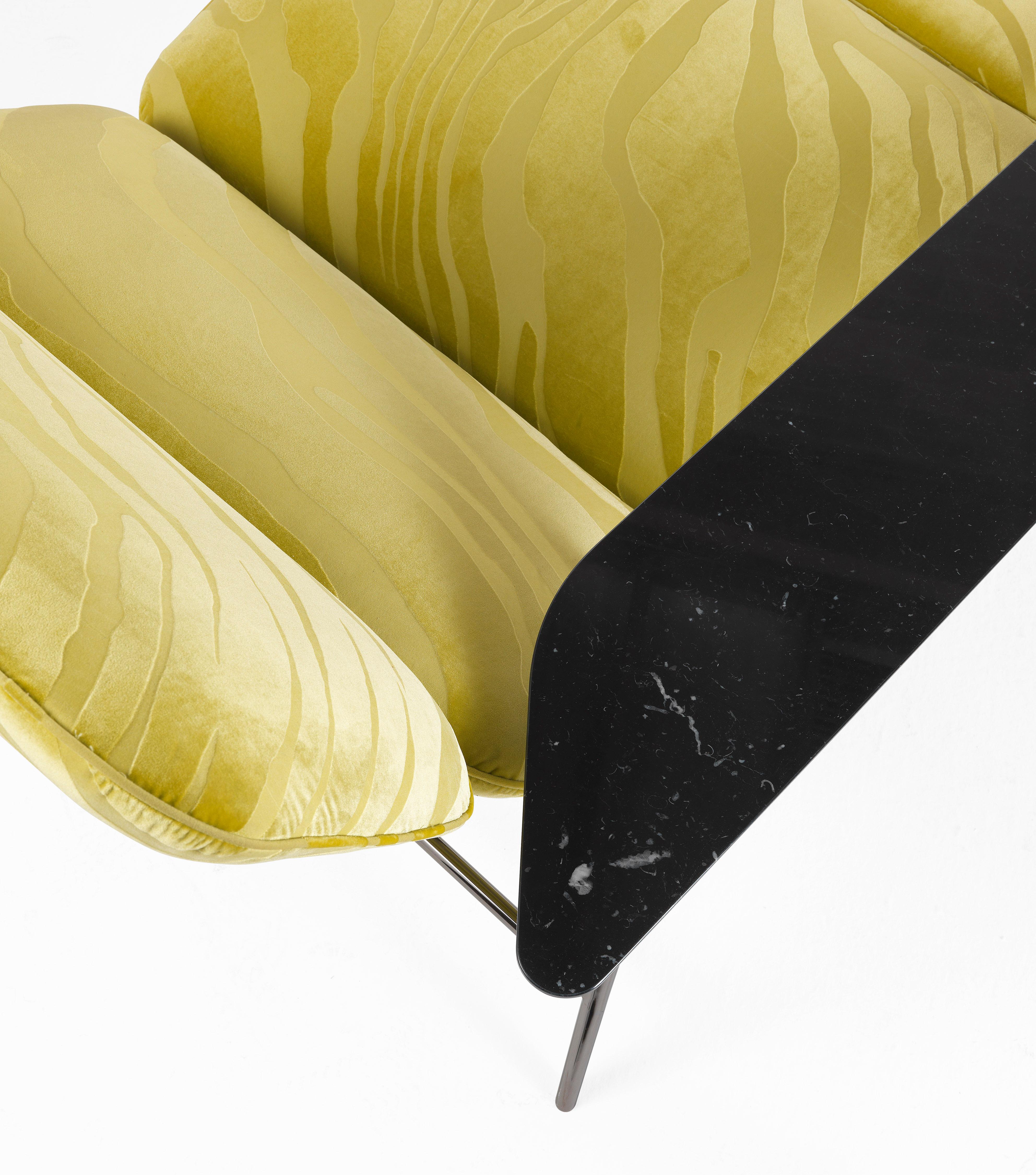 Chaise Lounge mit Arm aus Tahiti des 21. Jahrhunderts von Roberto Cavalli Home Interiors (21. Jahrhundert und zeitgenössisch) im Angebot