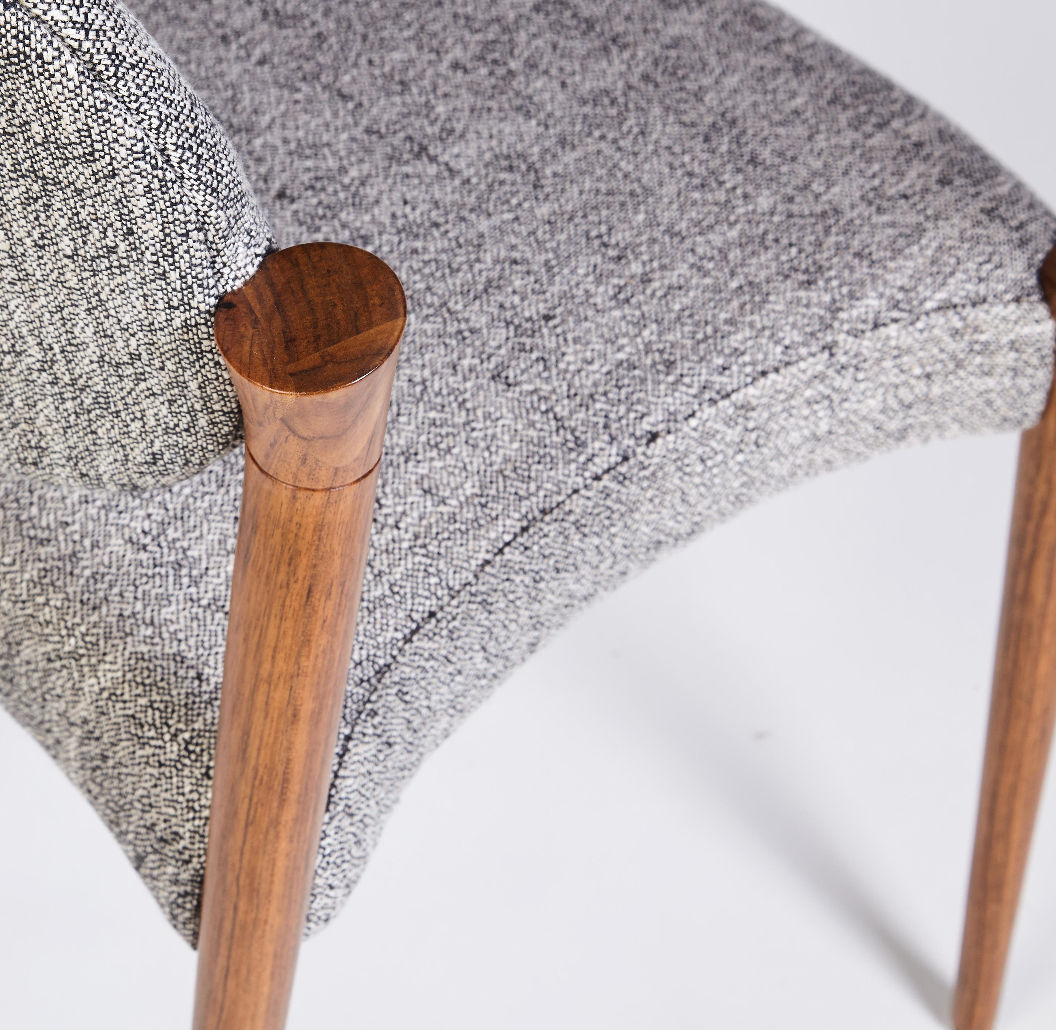 Tissu Petite chaise Tanoco du 21e siècle, en Satin Mutenye Wood, par Duistt en vente