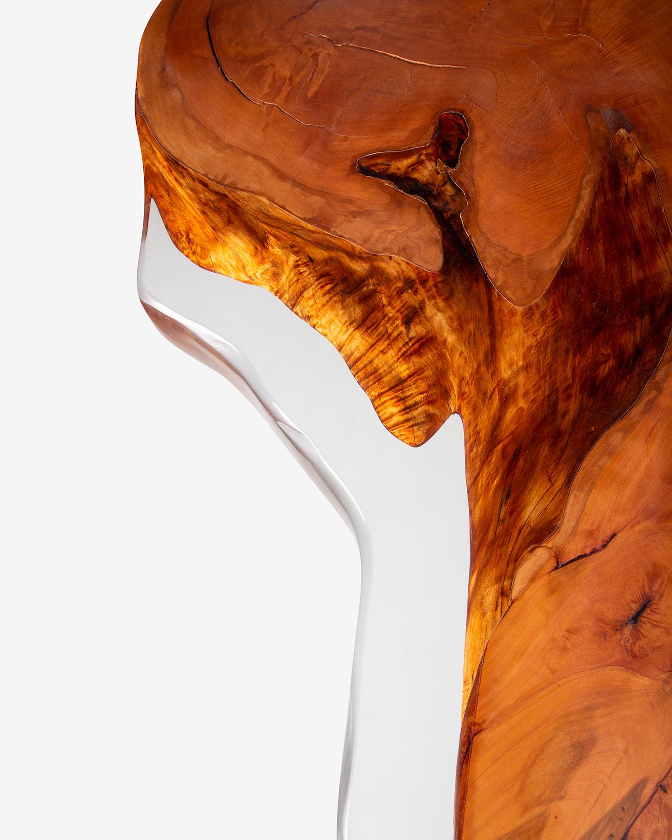 italien Table Taurus du 21e siècle, bois massif de Macrocarpa, résine, hebanon, fabriqué en Italie en vente
